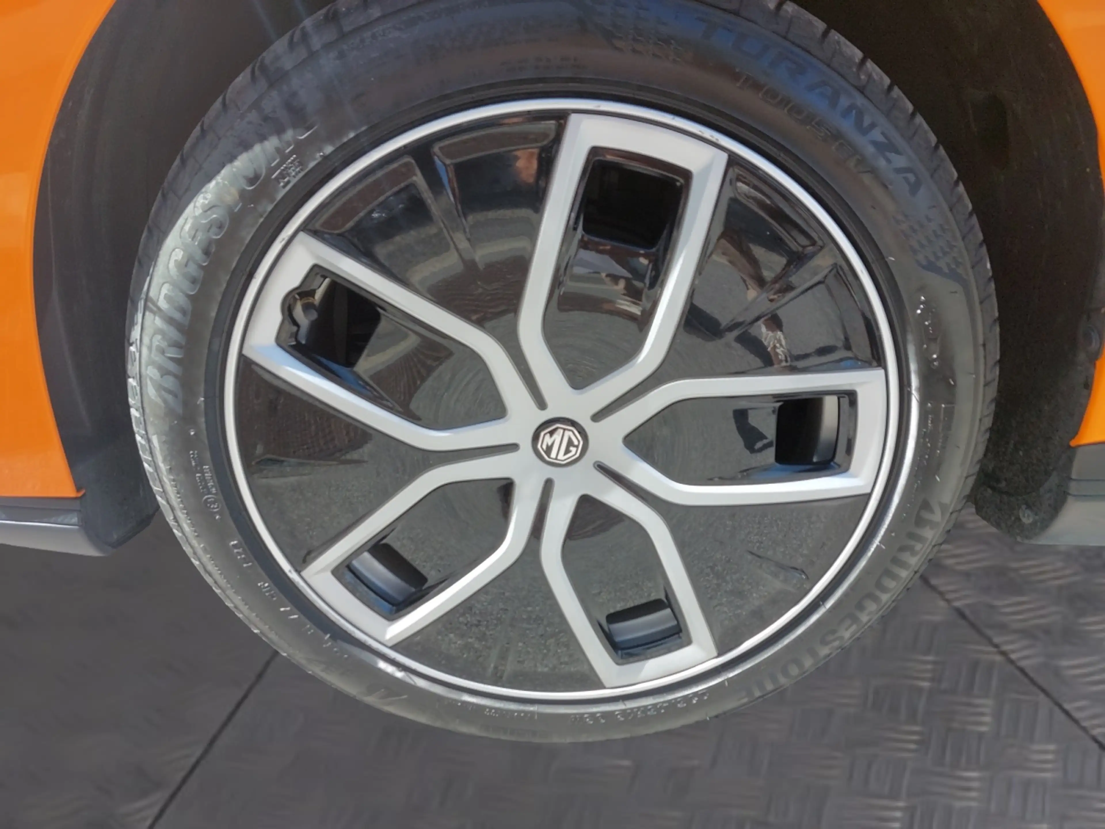 MG MG4 MG4 EV 64kWh Luxury — photo 14