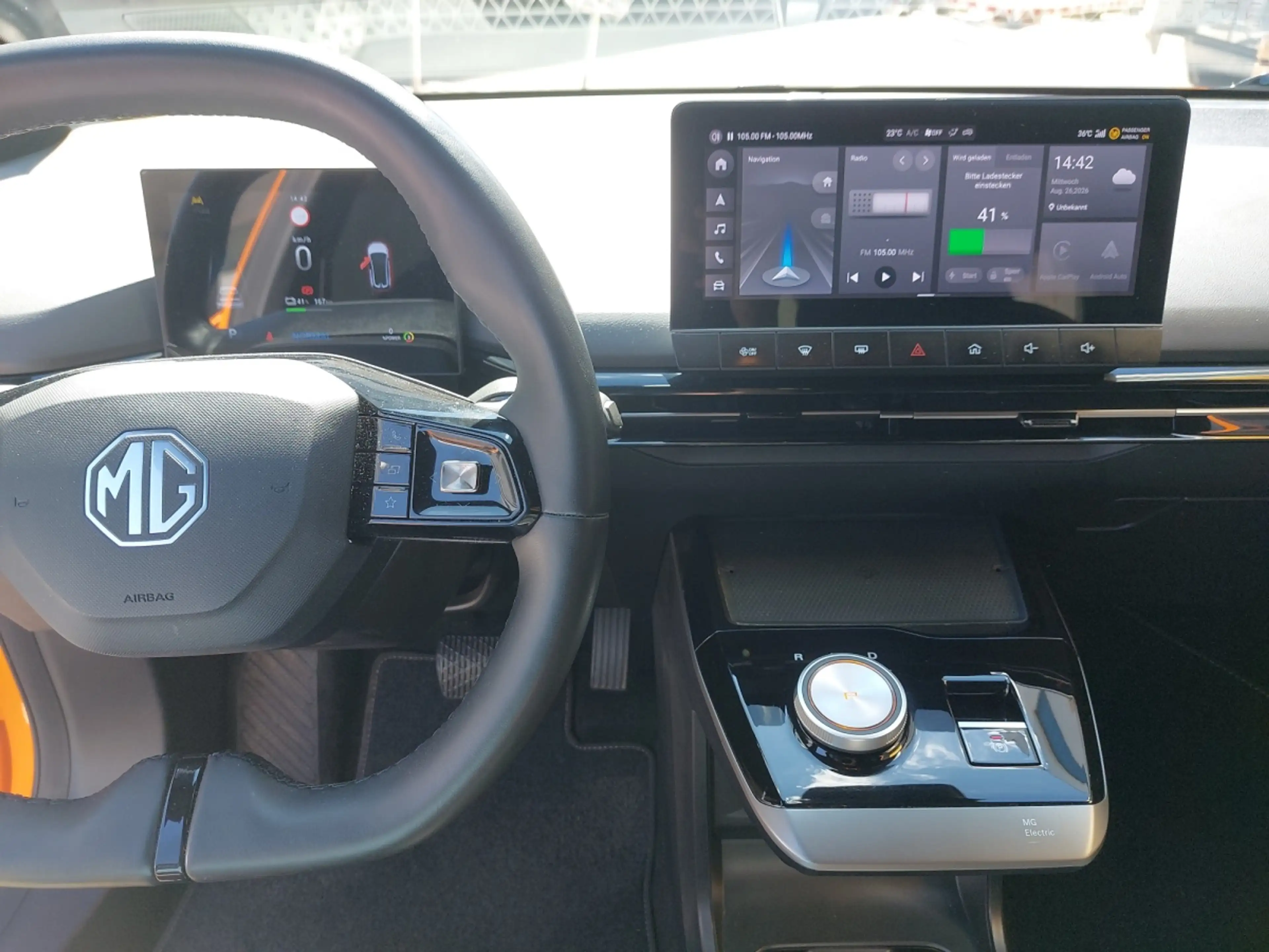 MG MG4 MG4 EV 64kWh Luxury — photo 9