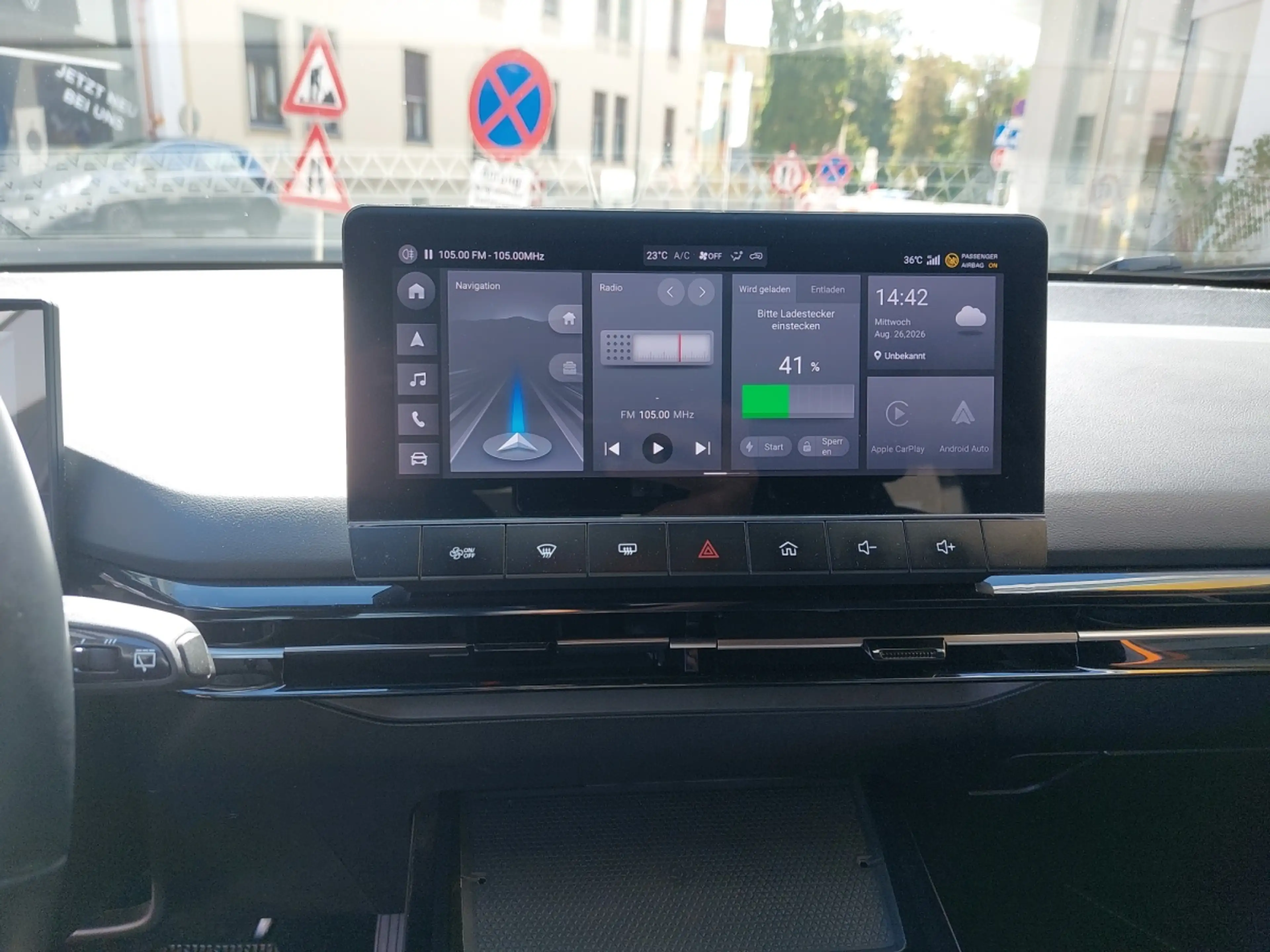 MG MG4 MG4 EV 64kWh Luxury — photo 10