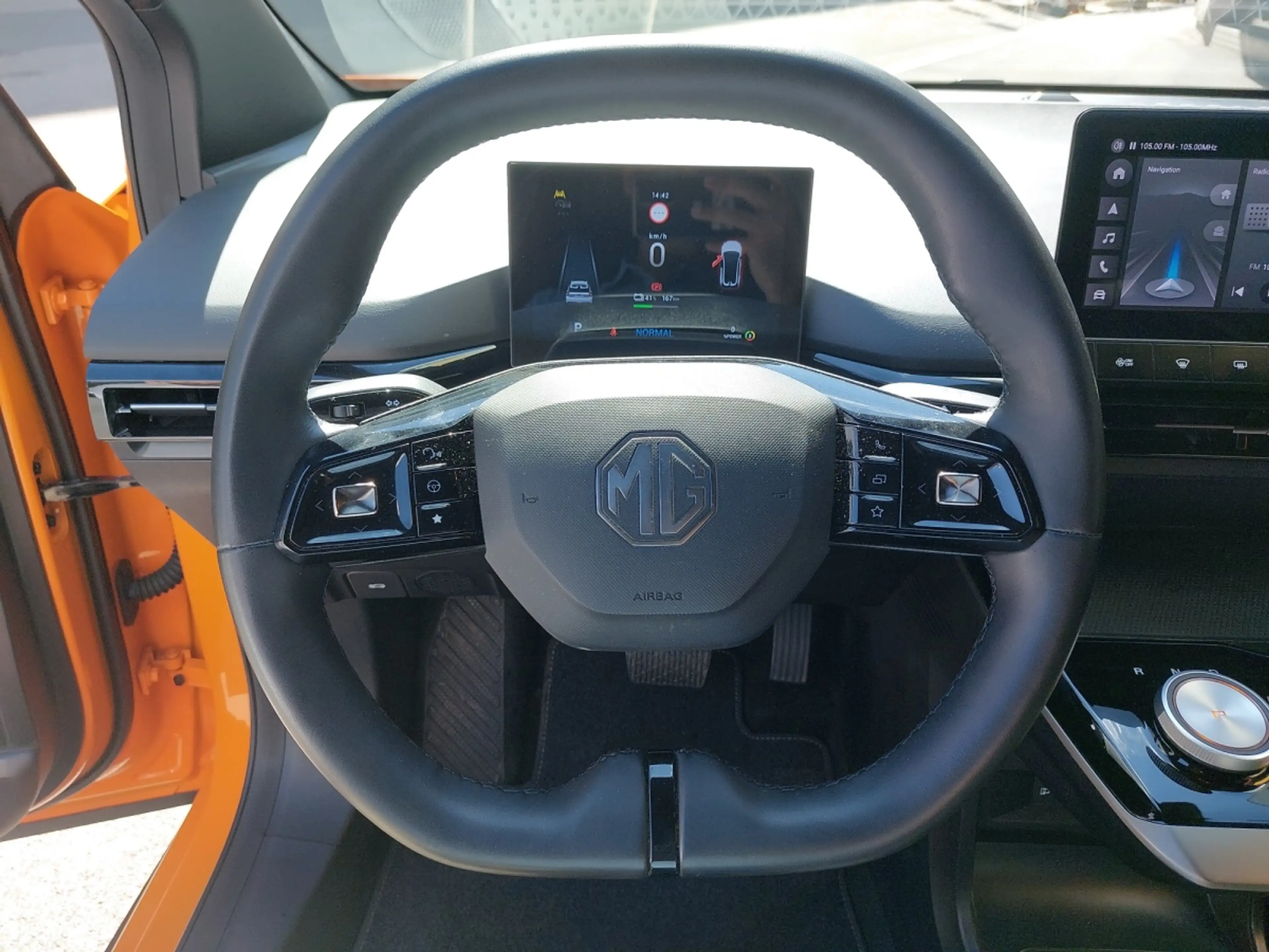 MG MG4 MG4 EV 64kWh Luxury — photo 13