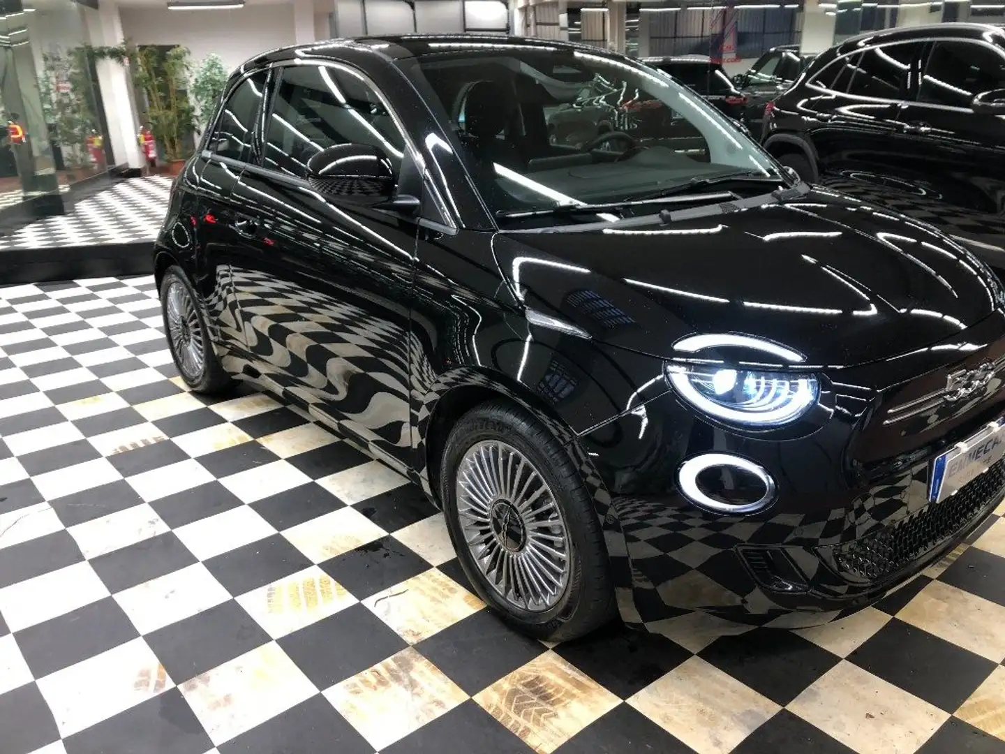 Fiat 500 3+1 42 kWh Schwarz - 2