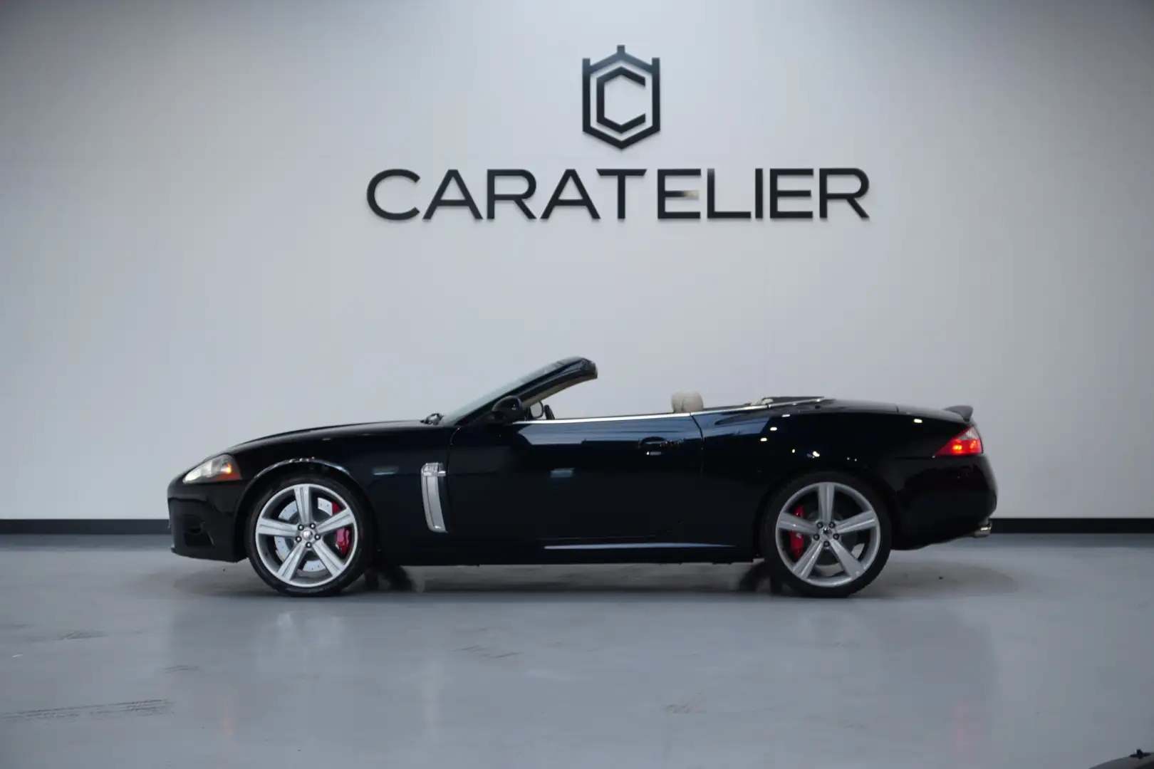 Jaguar XKR 4.2 V8 Convertible Zwart - 2