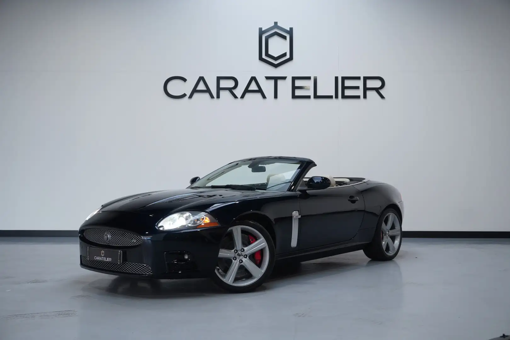 Jaguar XKR 4.2 V8 Convertible Zwart - 1