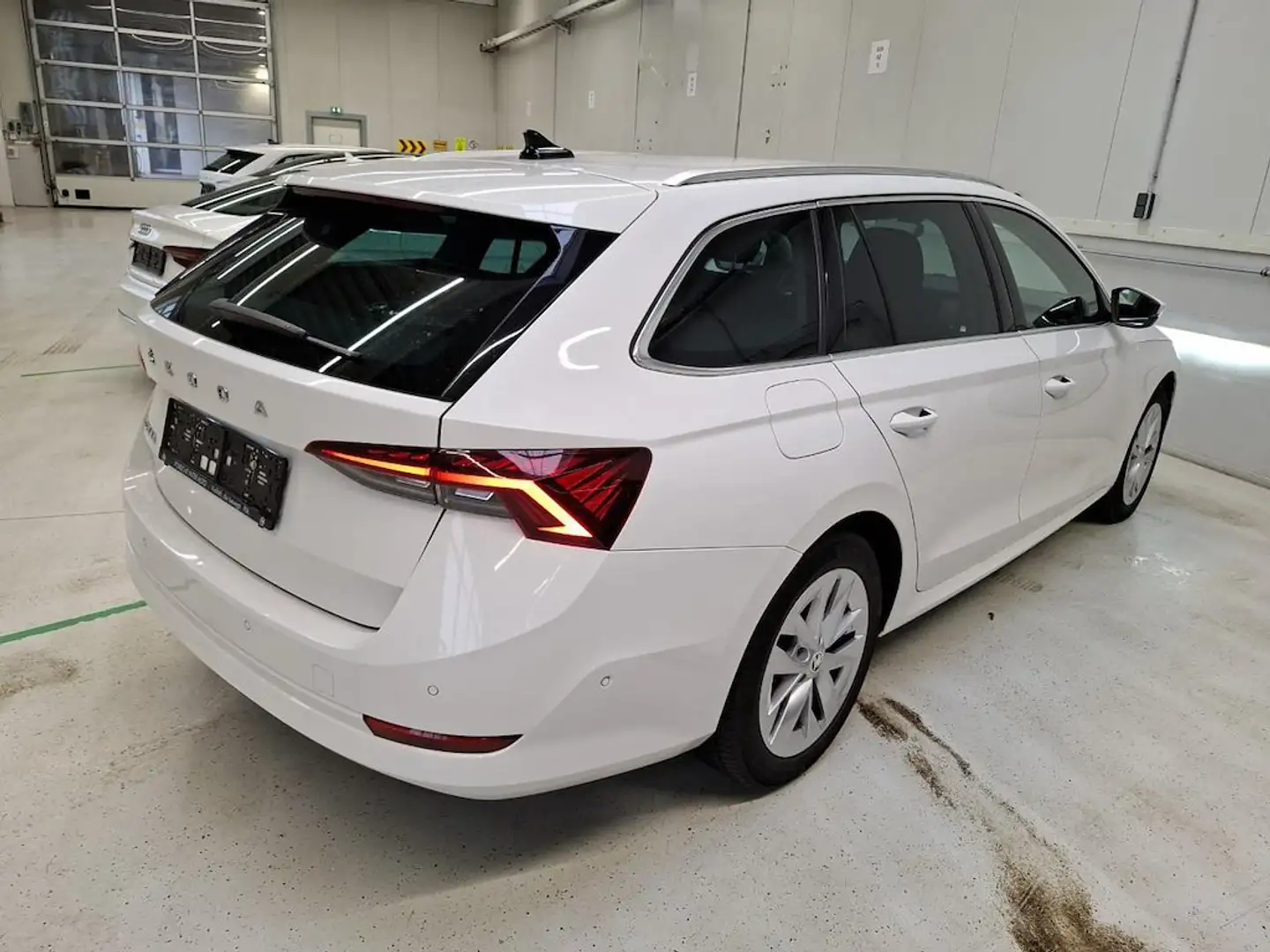 Skoda Octavia Combi 1,5 TSI Premium * LED-SW * NAVI * KAMERA Weiß - 2