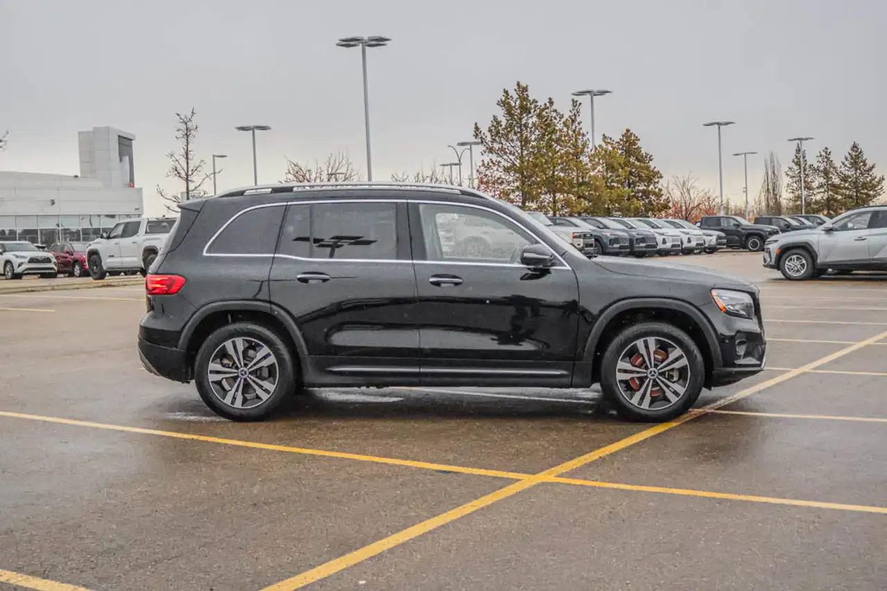 Mercedes-Benz GLB снимка Mercedes-Benz GLB