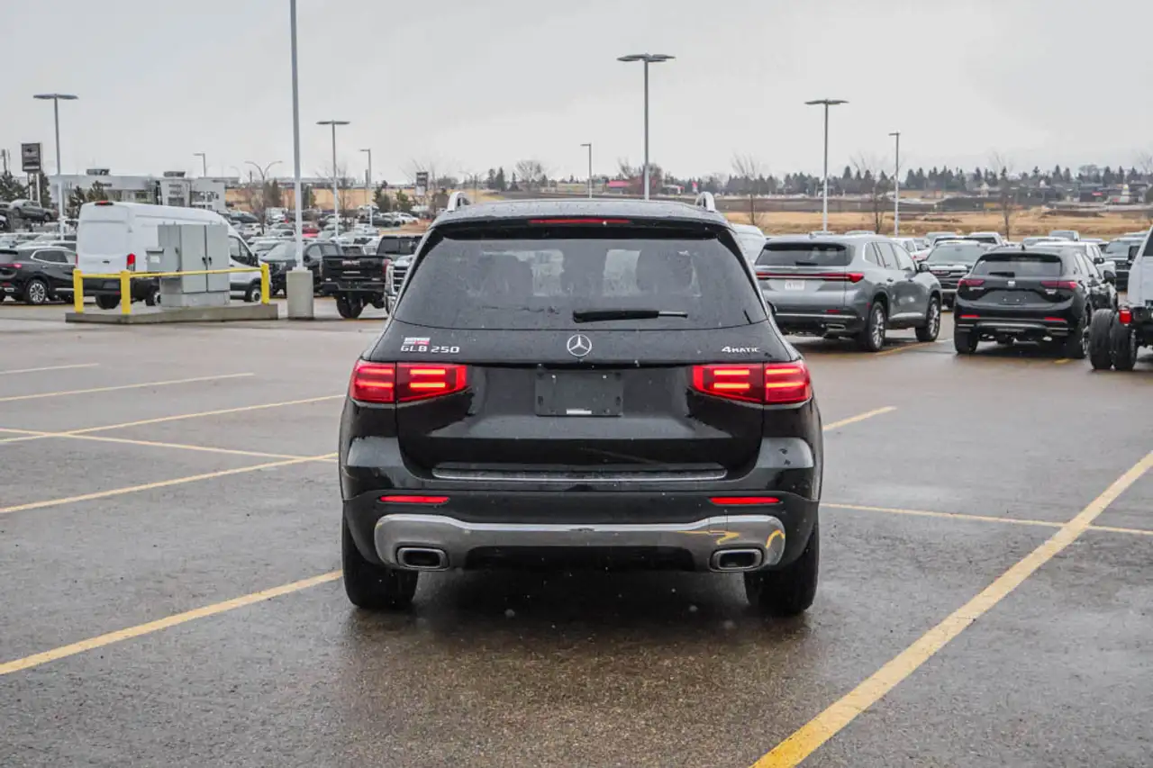 Mercedes-Benz GLB снимка Mercedes-Benz GLB