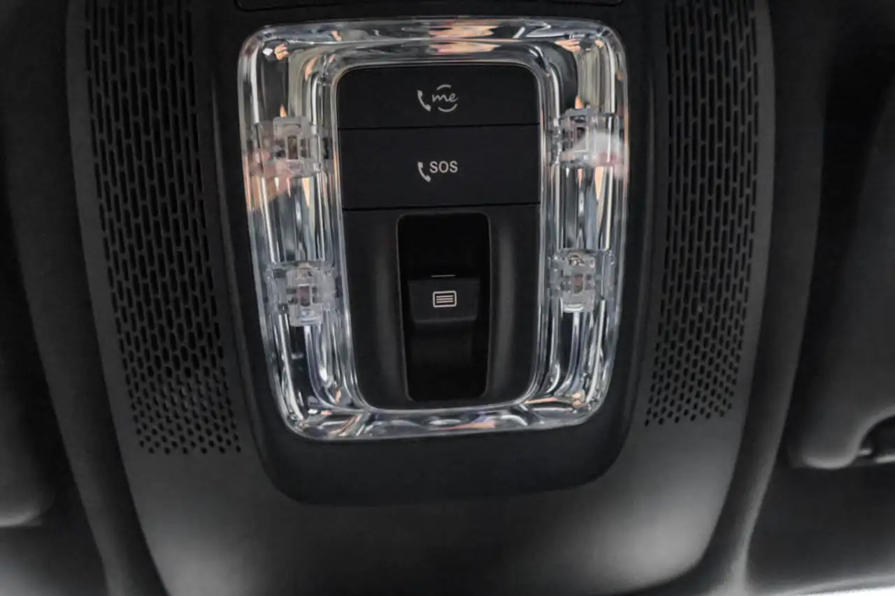 Mercedes-Benz GLB снимка Mercedes-Benz GLB