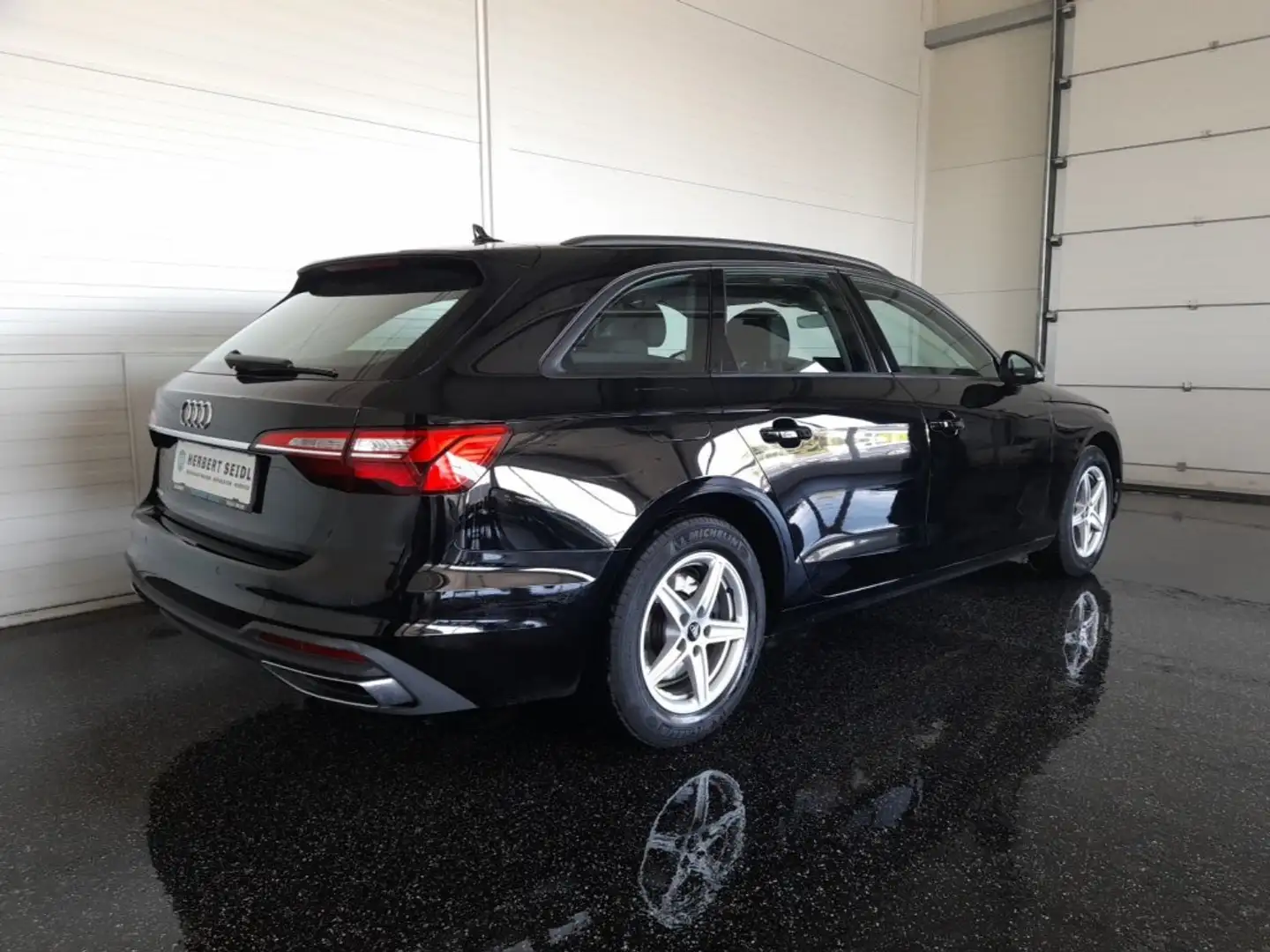 Audi A4 Avant 35 TDI S-tr *LEDER / VOLL-LED MI FLA / NAVI / SPORT MASSAGESITZ / TEMPOMAT / PDC VO&HI / SHZG* Schwarz - 2