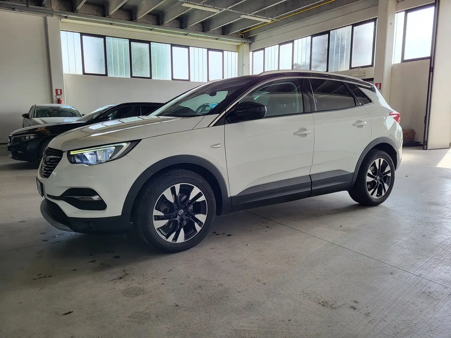 Opel Grandland X INNOVATION AUTOMATICO 2.0 D 177cv Bianco - 1