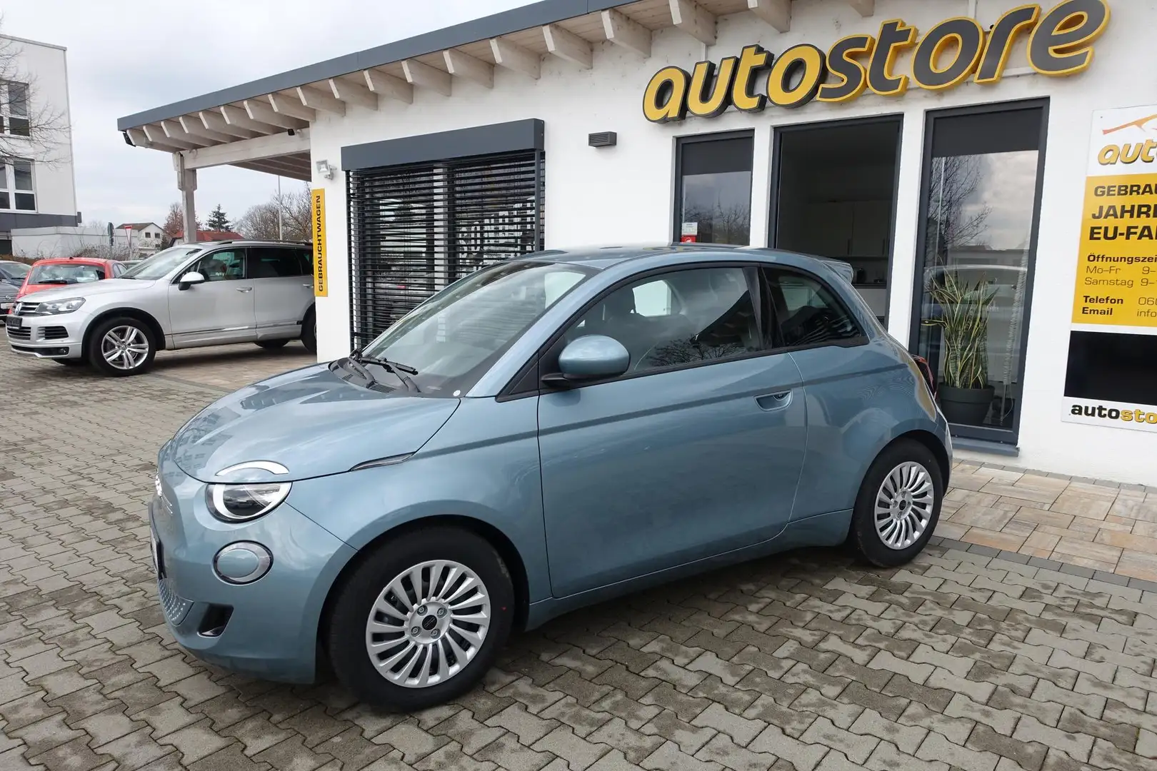 Fiat 500e Action 70 kW (95 PS), Automatik, Frontantrieb Blau - 1