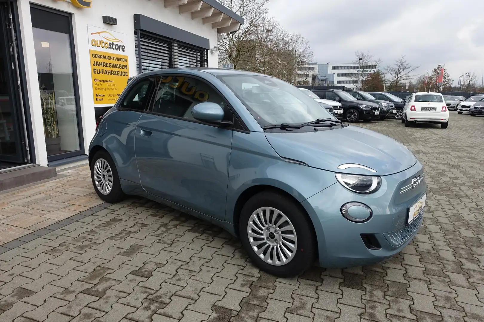 Fiat 500e Action 70 kW (95 PS), Automatik, Frontantrieb Blau - 2