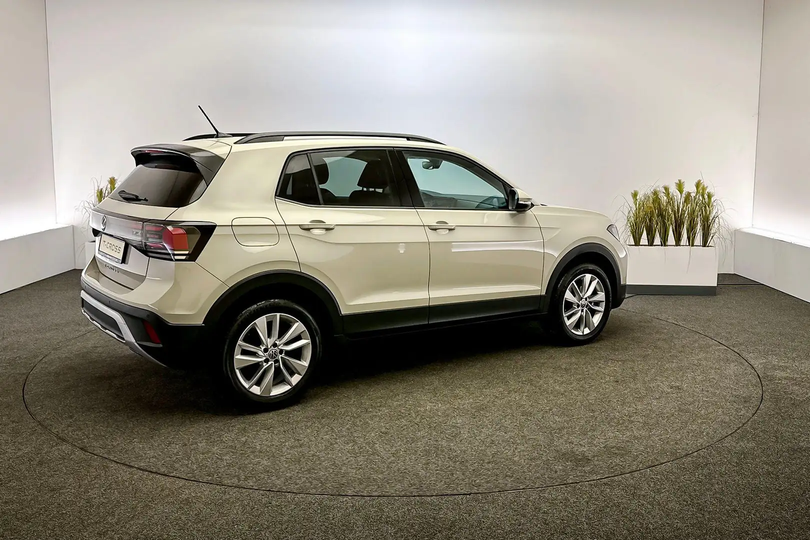 Volkswagen T-Cross 1.0 TSI Life Edition Grijs - 2