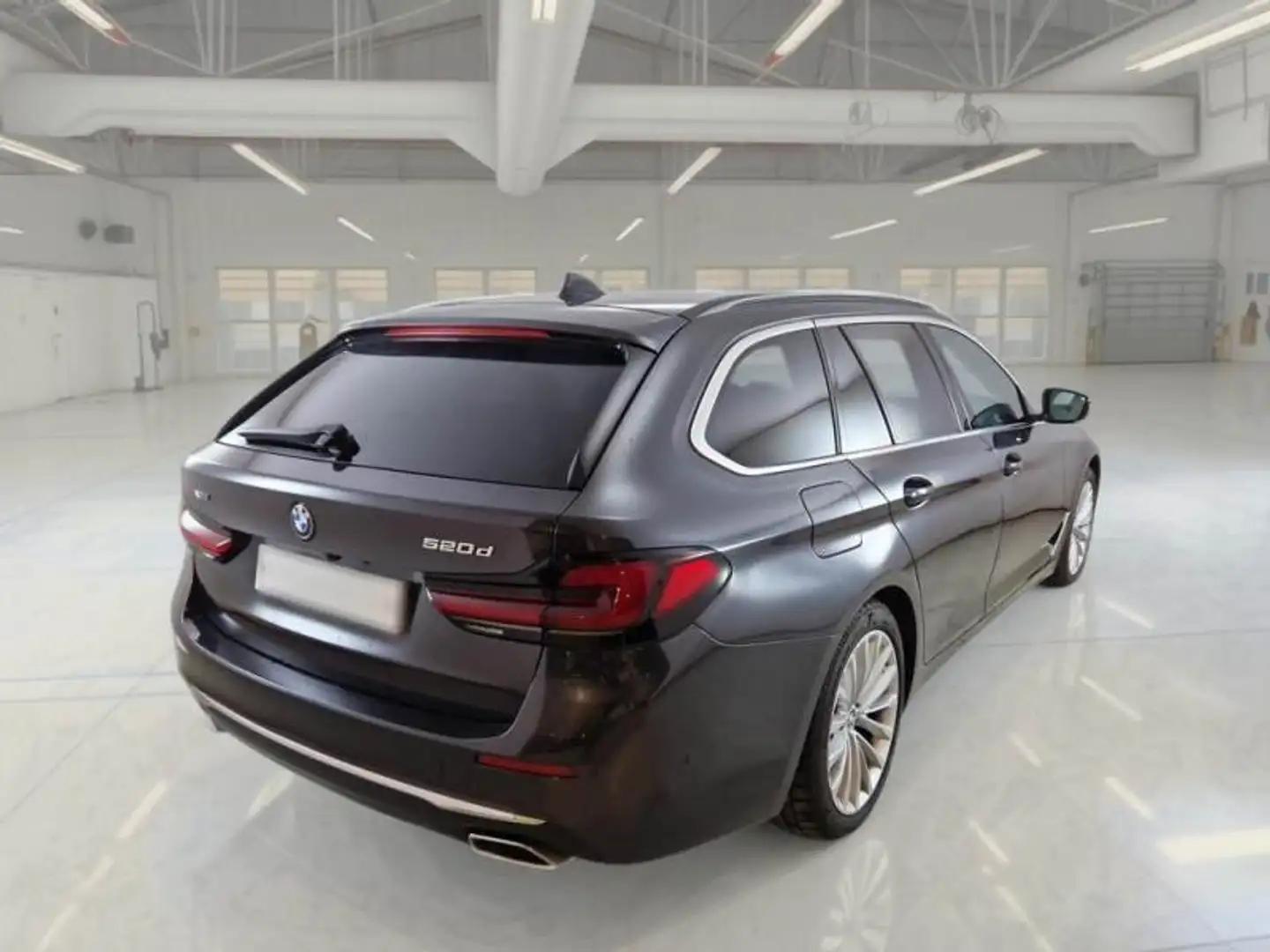 BMW 520 520D XDRIVE LUXURY AUTO MH48V TOURING Zwart - 2
