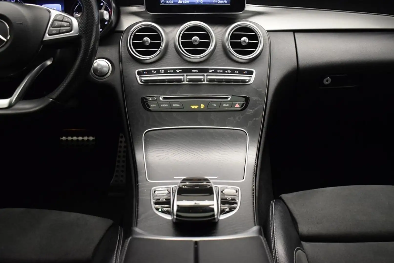 Mercedes-Benz C 220 Coupé d AMG Line Weiß - 2