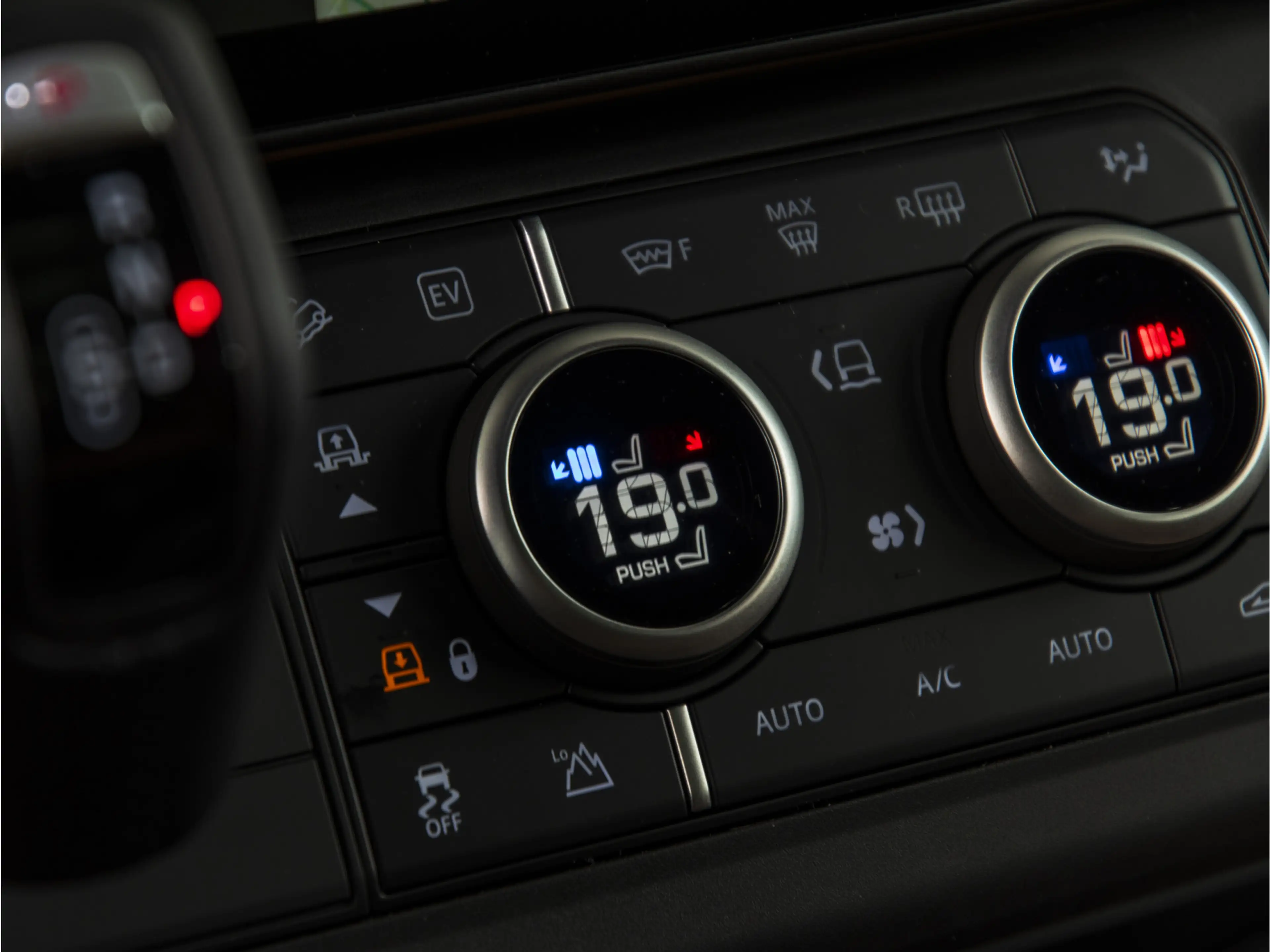 Land Rover Defender 110 2.0 P300e 110 X-Dynamic HSE MY26 | PANO | HUD — photo 21