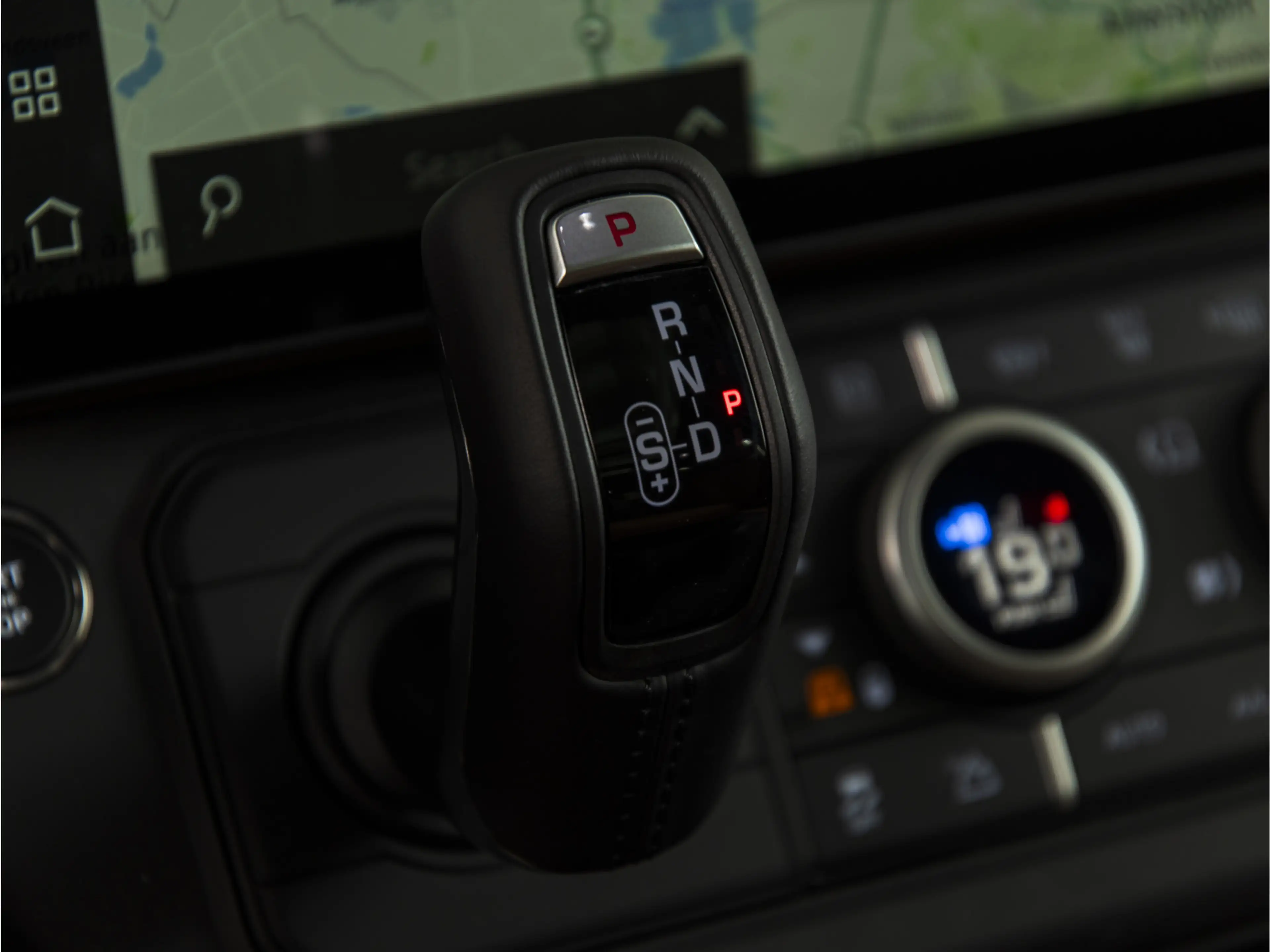Land Rover Defender 110 2.0 P300e 110 X-Dynamic HSE MY26 | PANO | HUD — photo 22