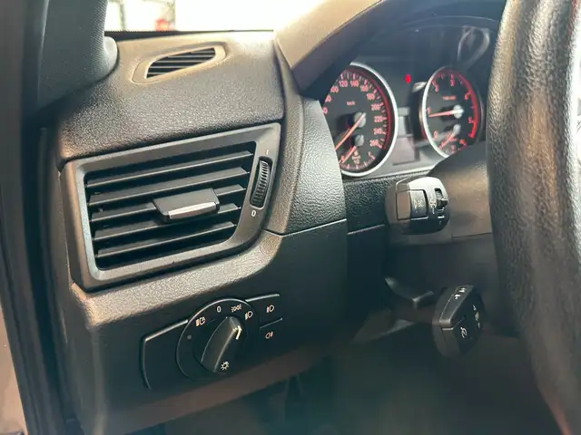 BMW X1 view 8