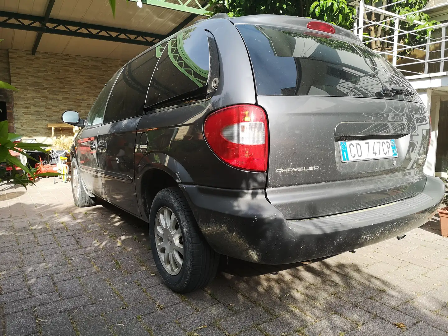 Chrysler Voyager Voyager 2.5 crd LS Gris - 2