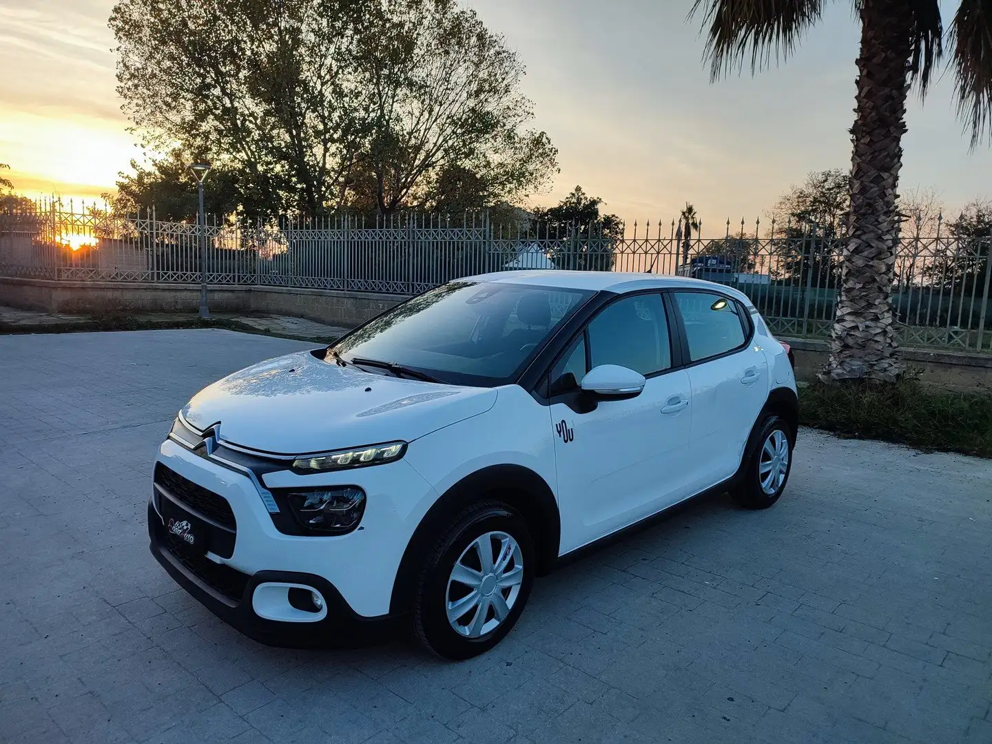 Citroen C3 YOU 1.2 BENZINA 85 CV S&S CLIMA KM CERTIFICATI Bianco - 1
