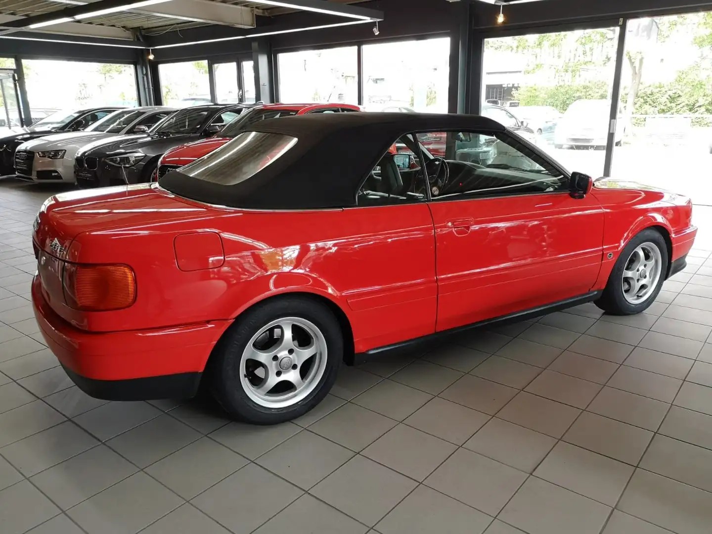 Audi Cabriolet Cabriolet 2.8 (E) Червоний - 1