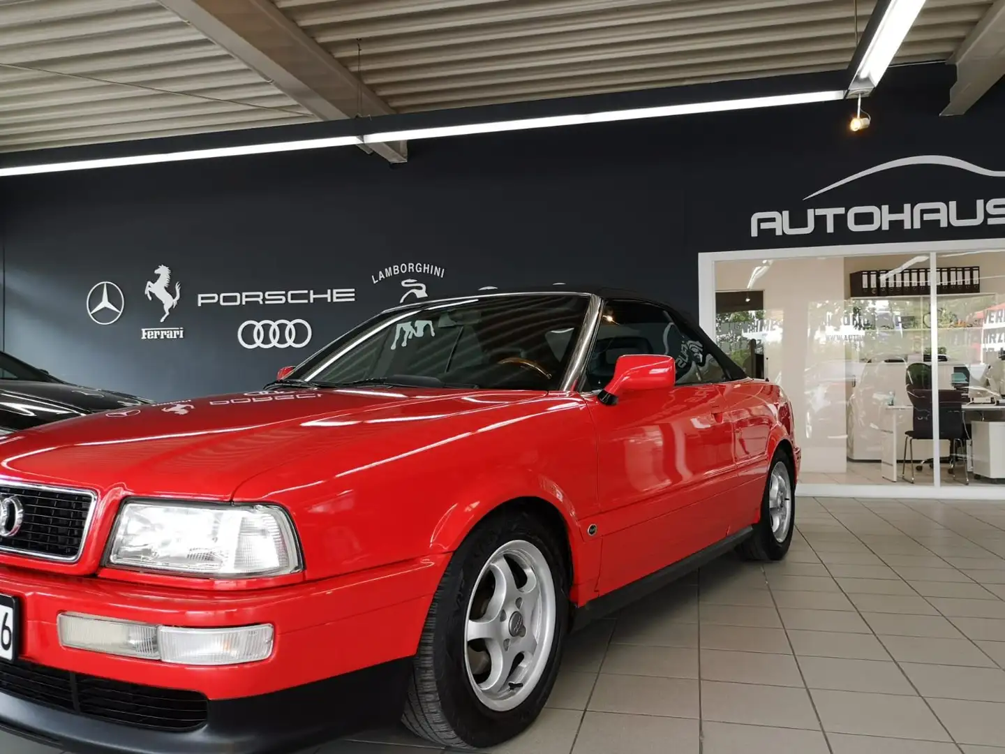 Audi Cabriolet Cabriolet 2.8 (E) Червоний - 2