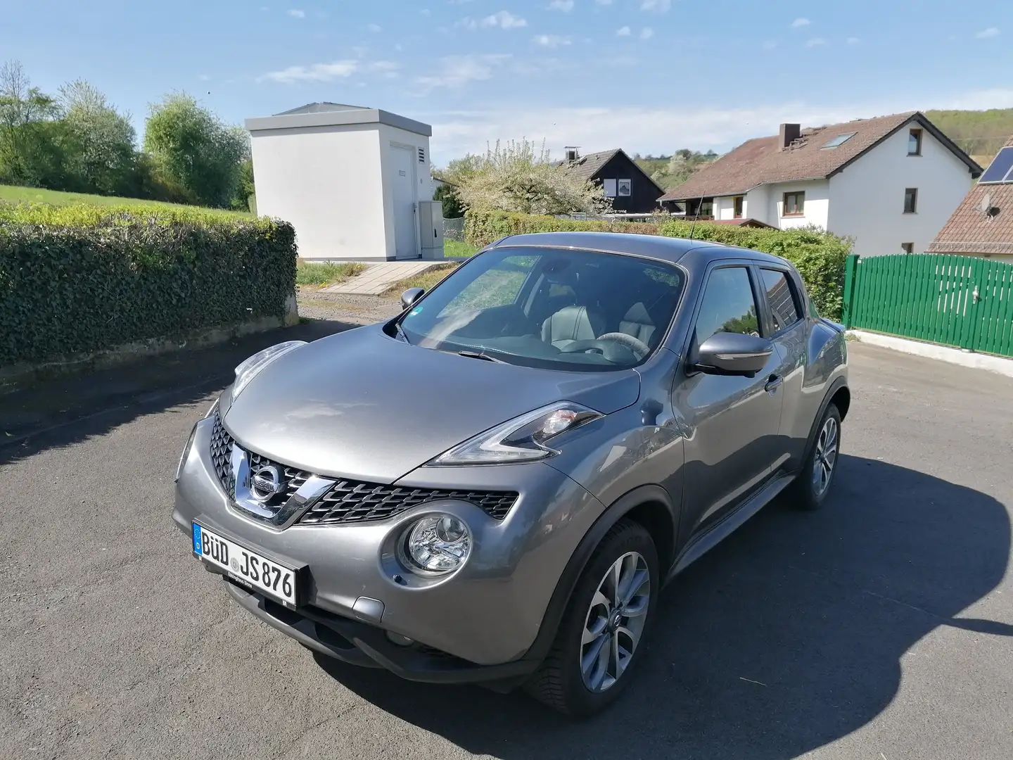 Nissan Juke Juke 1.2 DIG-T Tekna*AHK*SHZ*Kamera*Standheizung Grau - 2