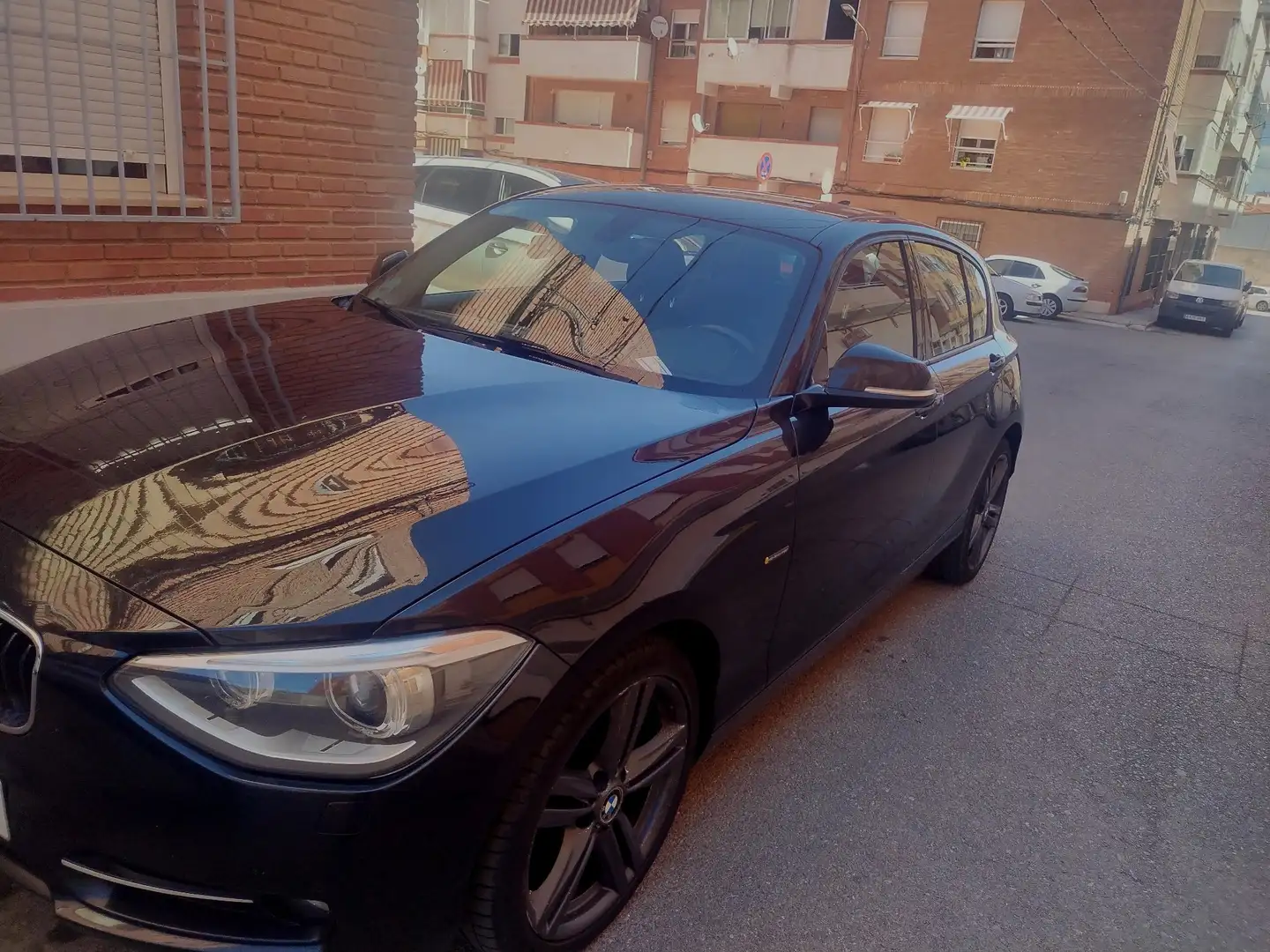 BMW 116 116d Efficient Dynamics Essential Edition - 1