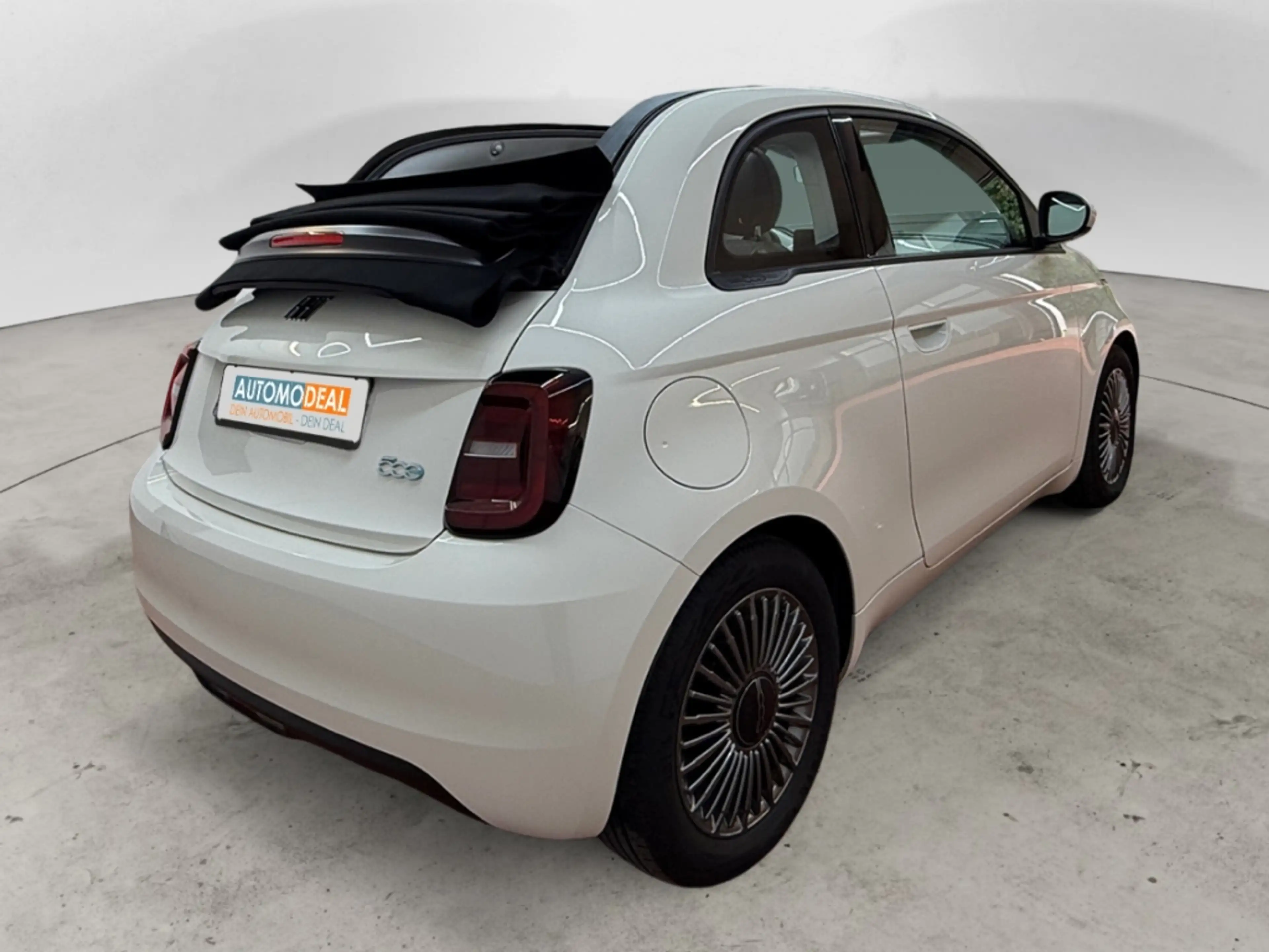Fiat 500e Icon B-ZERT NAV DIG-DISPLAY KAMERA SITZ.HZG TEMPOM — photo 5