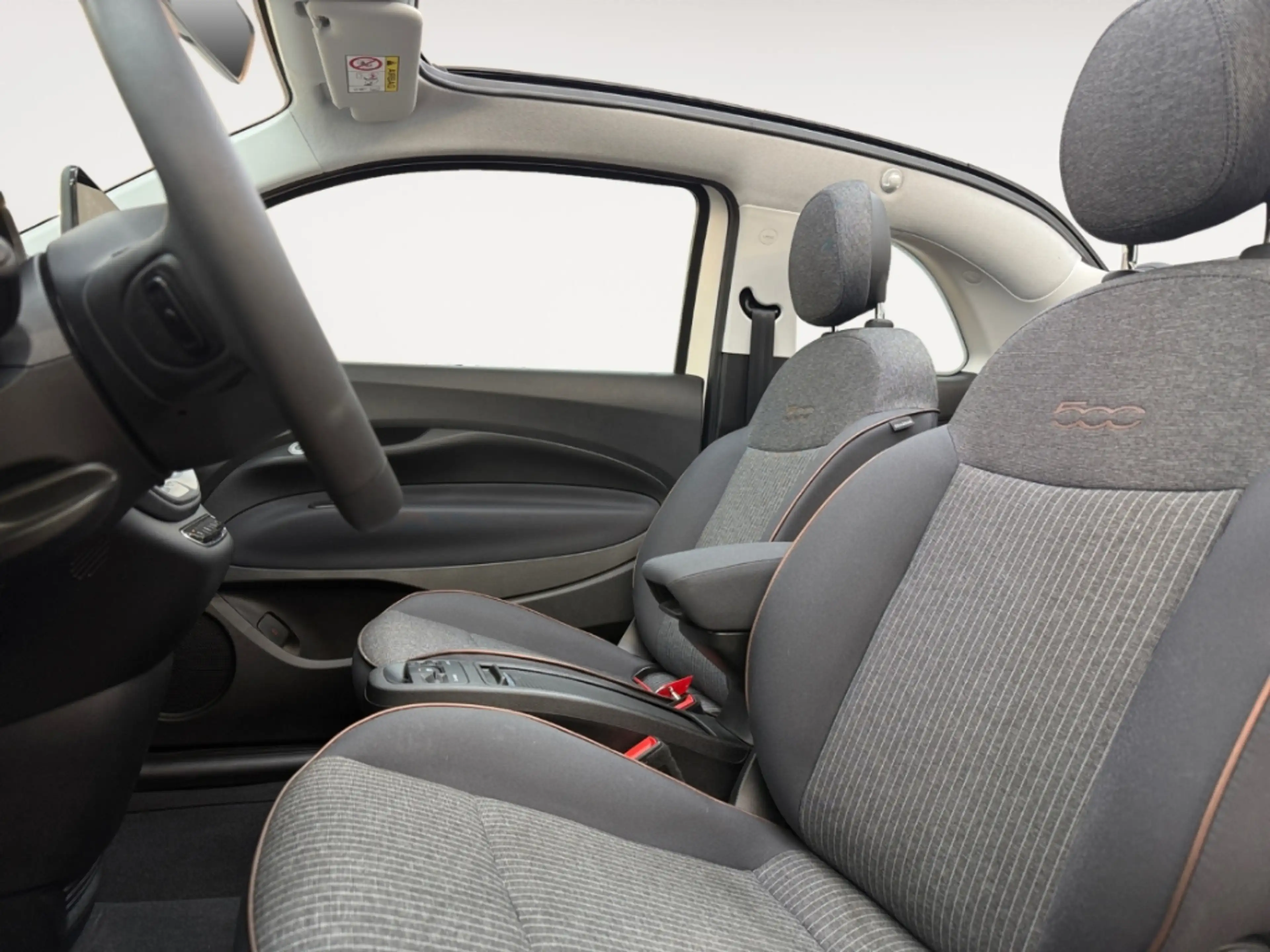 Fiat 500e Icon B-ZERT NAV DIG-DISPLAY KAMERA SITZ.HZG TEMPOM — photo 9