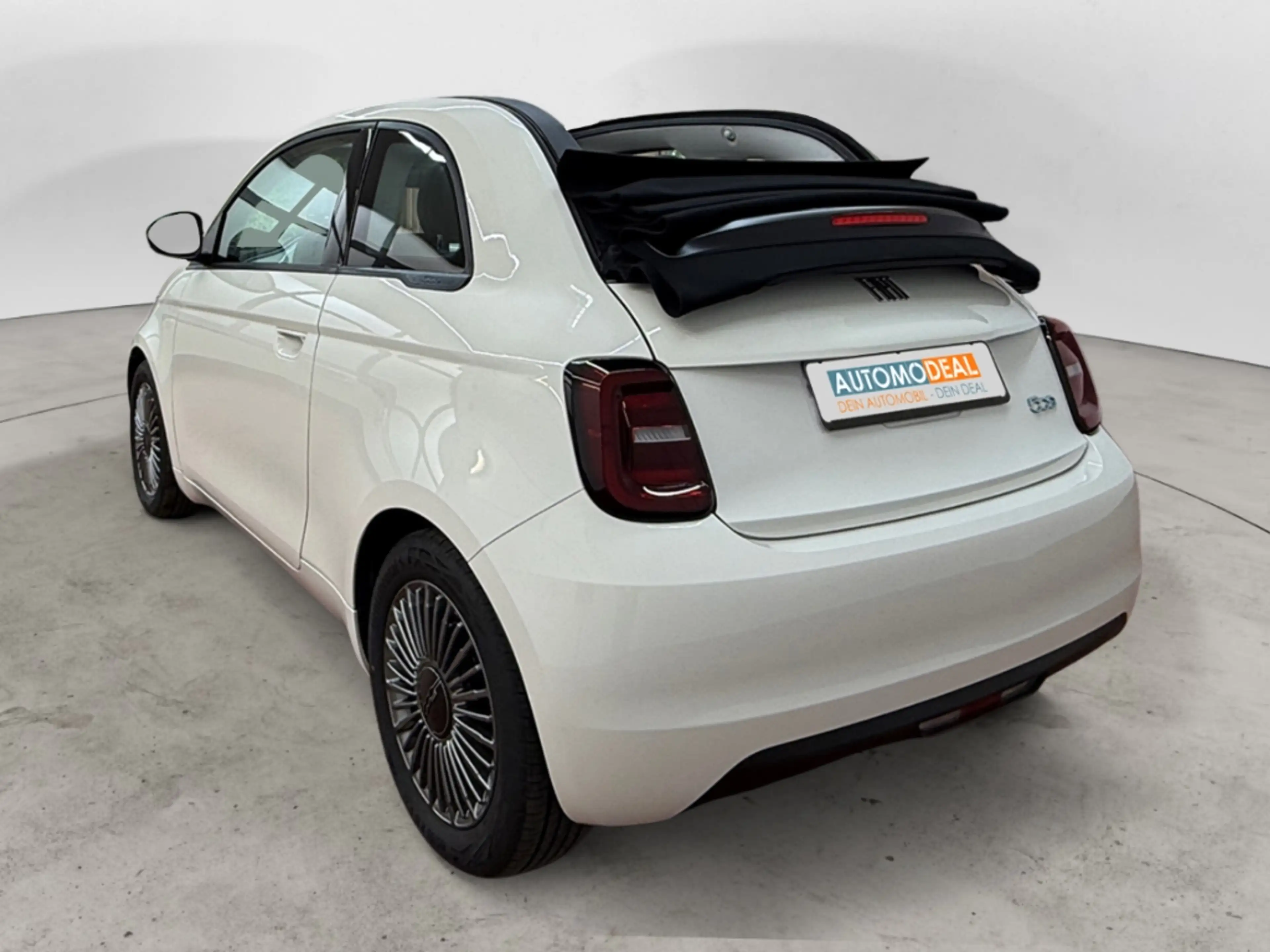 Fiat 500e Icon B-ZERT NAV DIG-DISPLAY KAMERA SITZ.HZG TEMPOM — photo 7