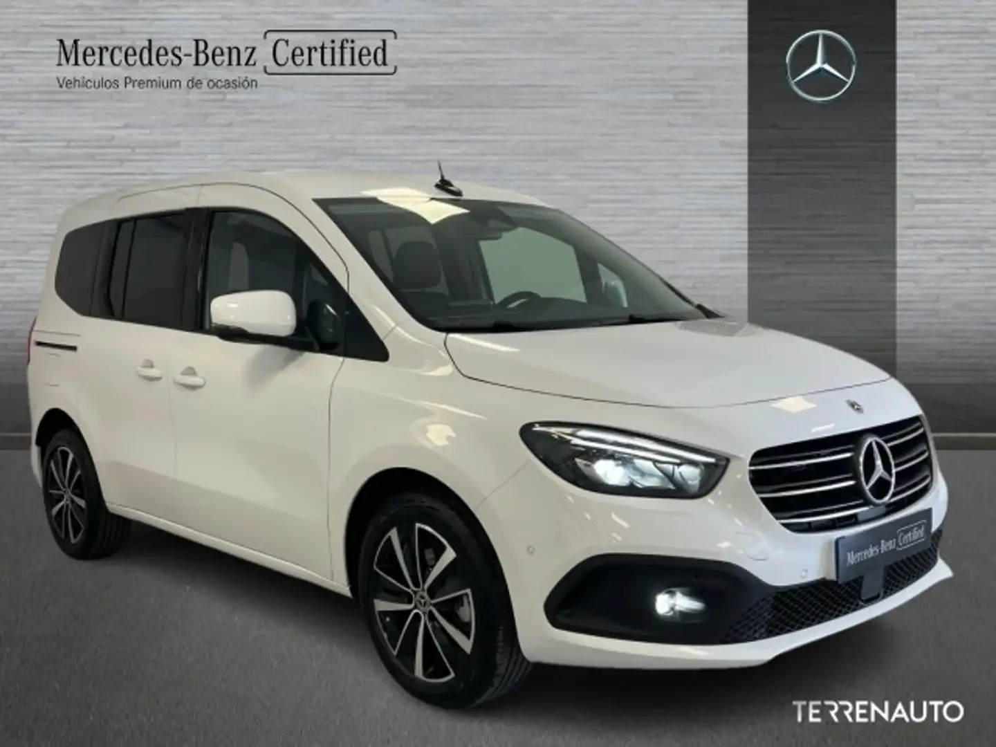 Mercedes-Benz T-Class 180 d standard Progressive (EURO 6d) - 2