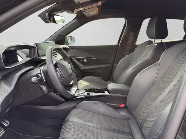 Peugeot 2008 view 8
