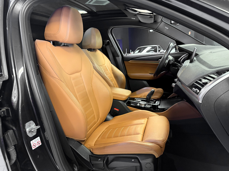BMW X4 xDrive 20i M Sport — photo 11