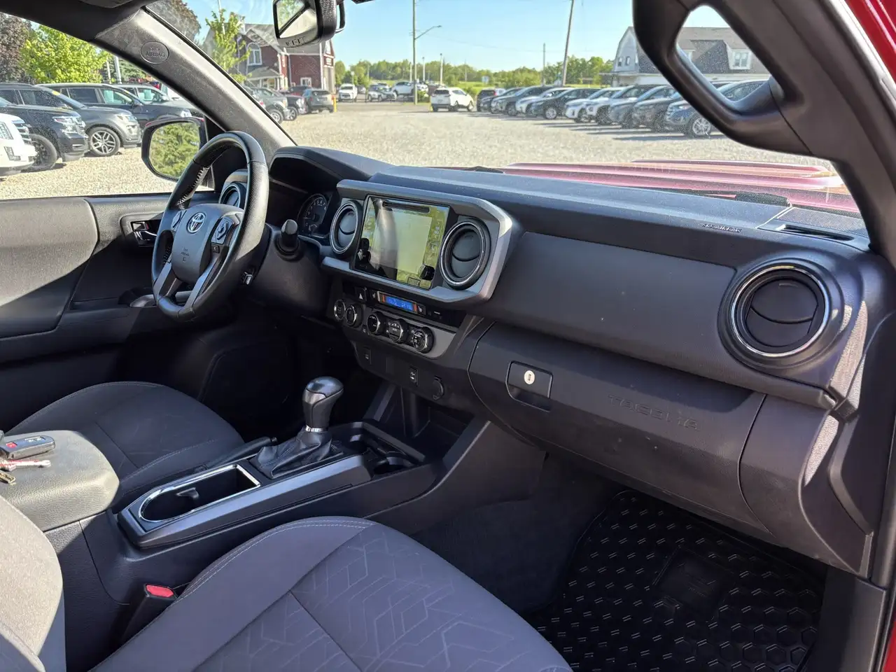 Toyota Tacoma снимка Toyota Tacoma