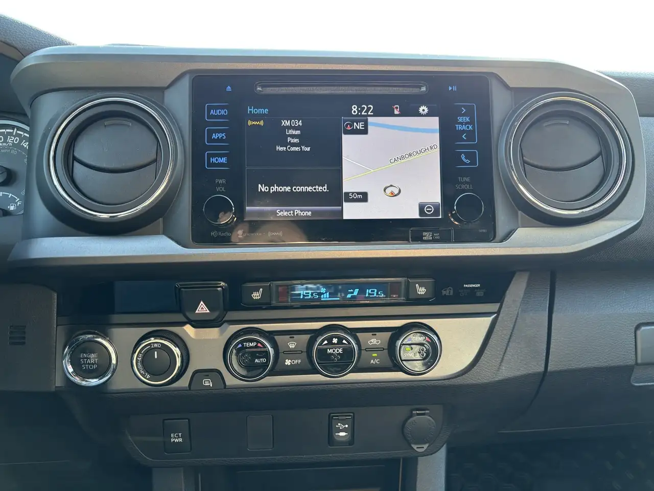 Toyota Tacoma снимка Toyota Tacoma
