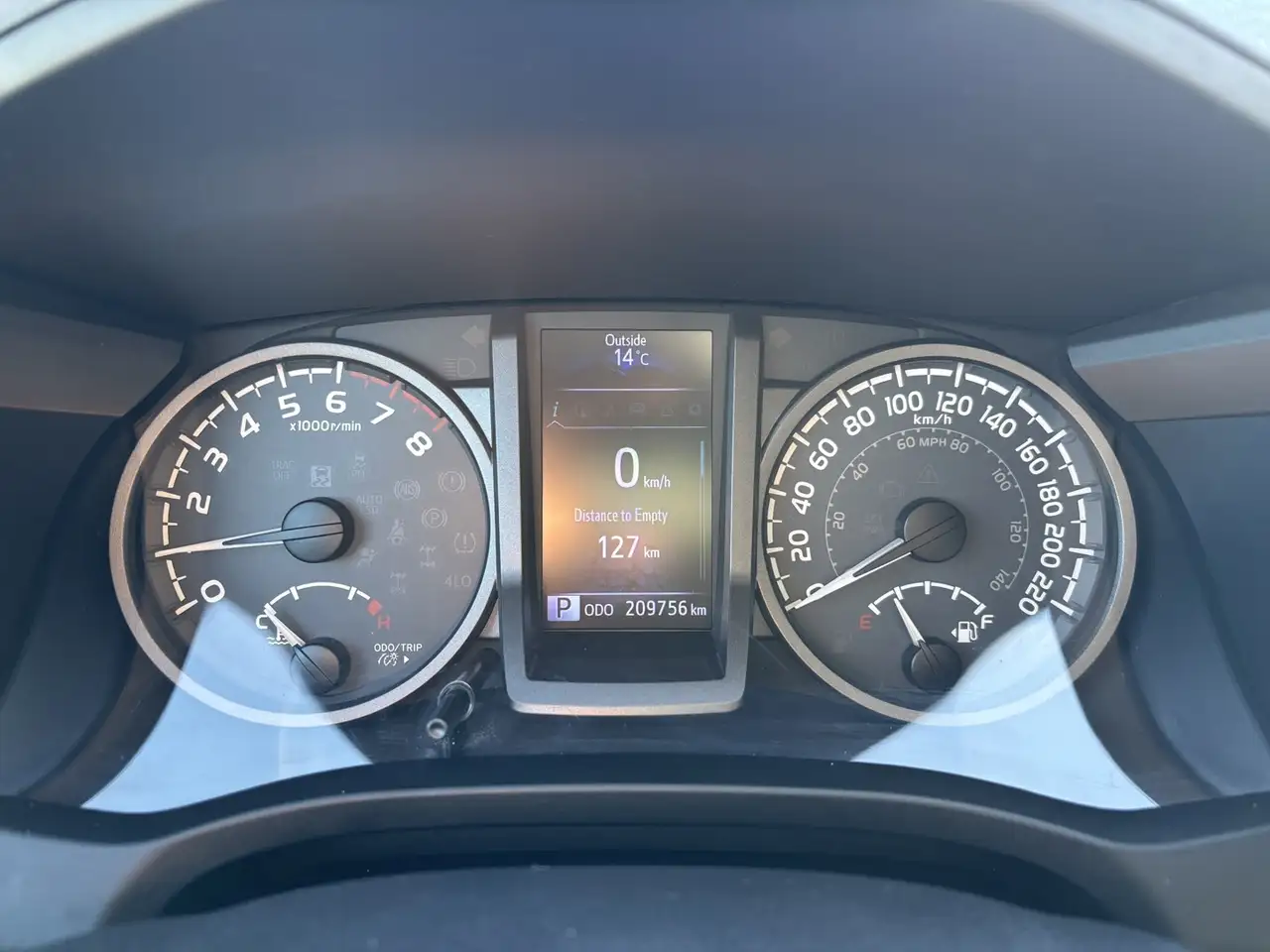 Toyota Tacoma снимка Toyota Tacoma