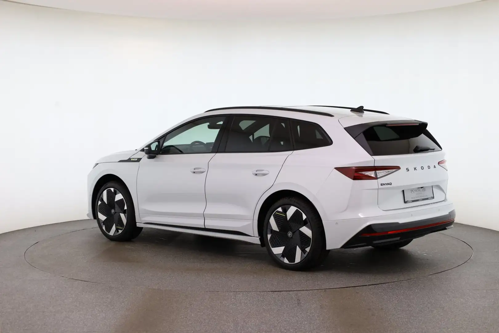 Skoda Enyaq RS Weiß - 2