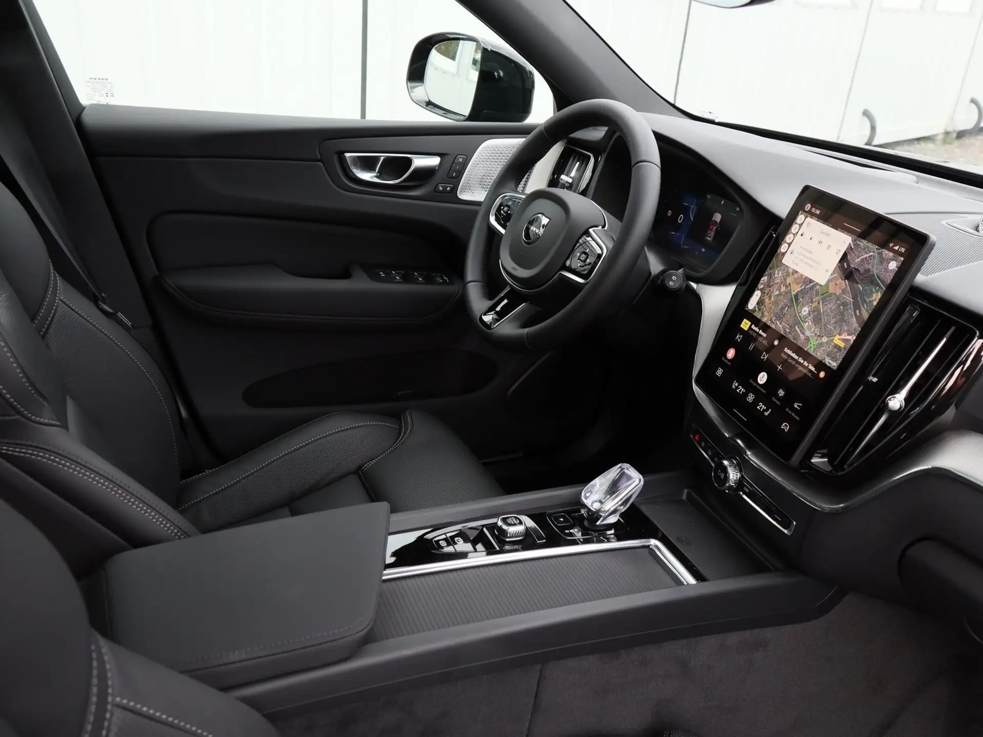볼보 Volvo XC60 2026 검정 사진 4