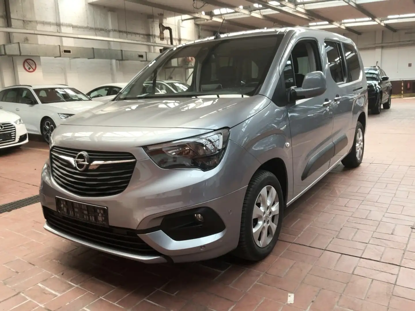 Opel Combo Life L2 ELEGANCE 1.2T 130PS AG8 SITZHZG+KAMERA+2xPDC+NA Grau - 2