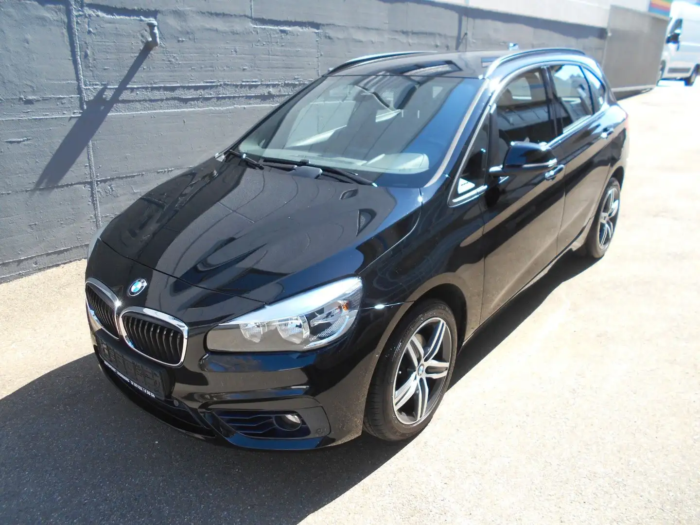 BMW 218 Active Tourer 218 d Automatik Sportline Schwarz - 1