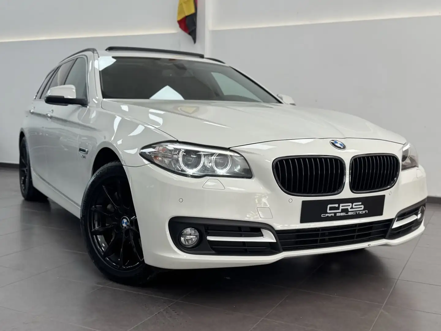 BMW 530 530dA Touring xDrive Blanc - 1