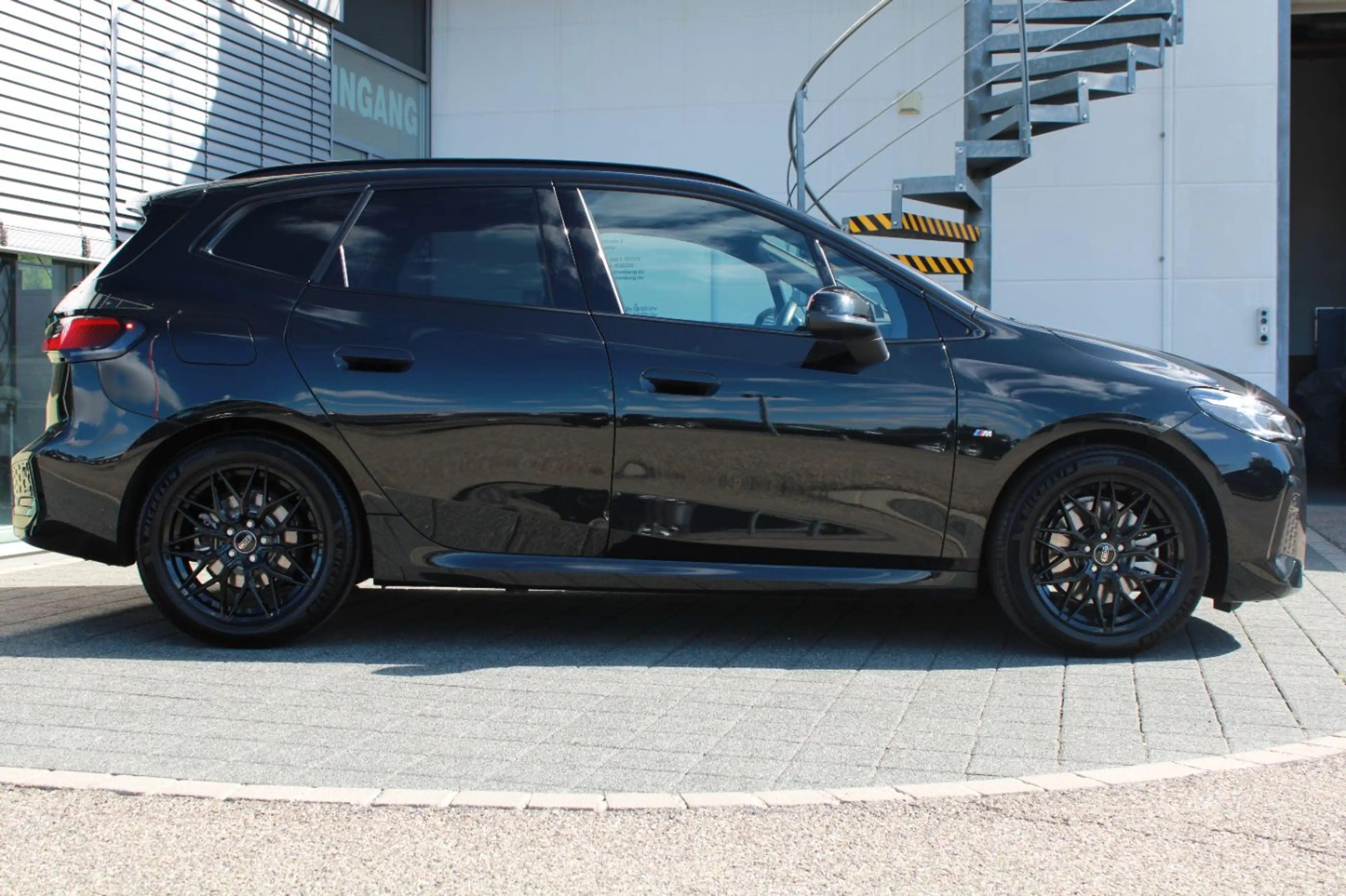 BMW 223 i xDrive M Sport Navi HeadUp DA+ 360 Cam AHK — photo 4