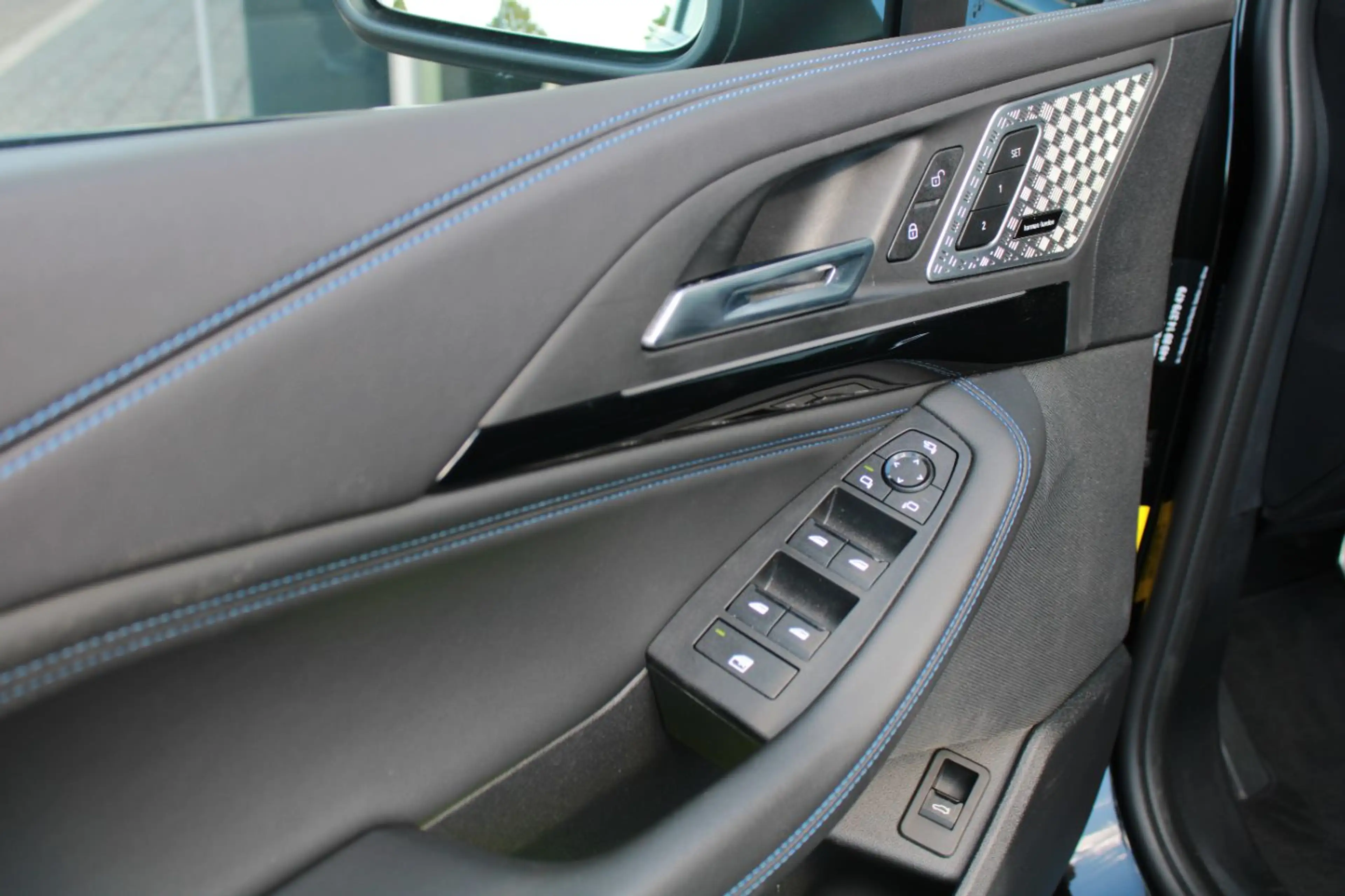 BMW 223 i xDrive M Sport Navi HeadUp DA+ 360 Cam AHK — photo 7