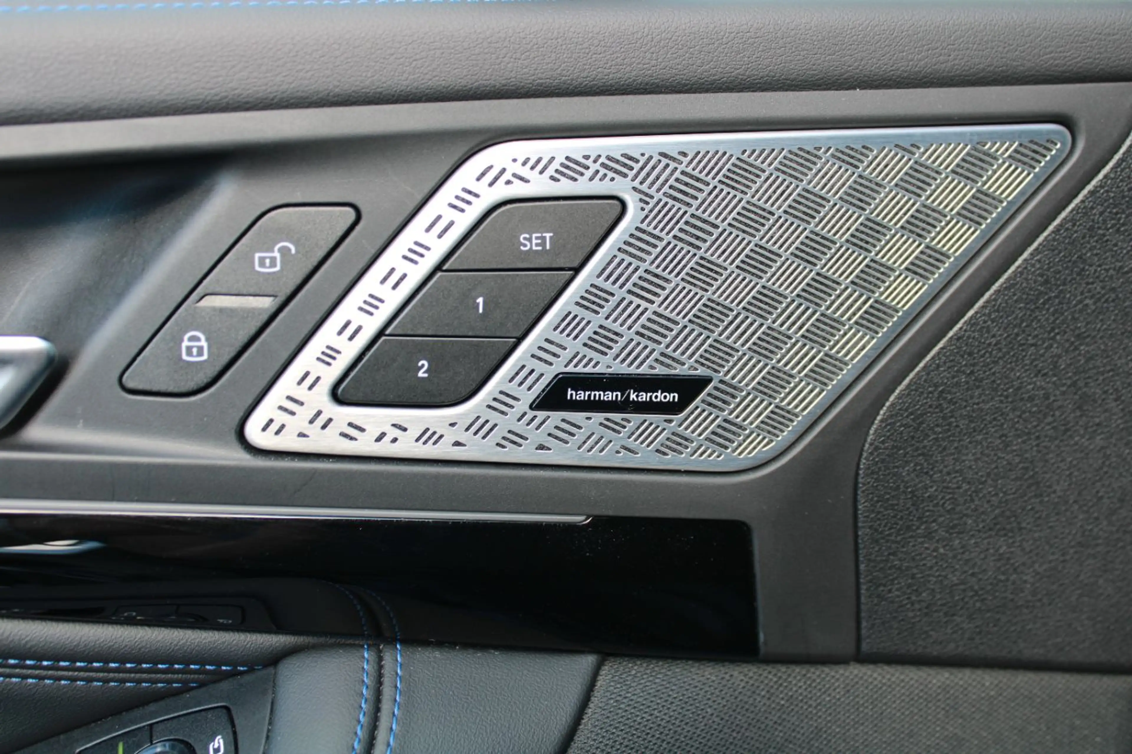 BMW 223 i xDrive M Sport Navi HeadUp DA+ 360 Cam AHK — photo 8