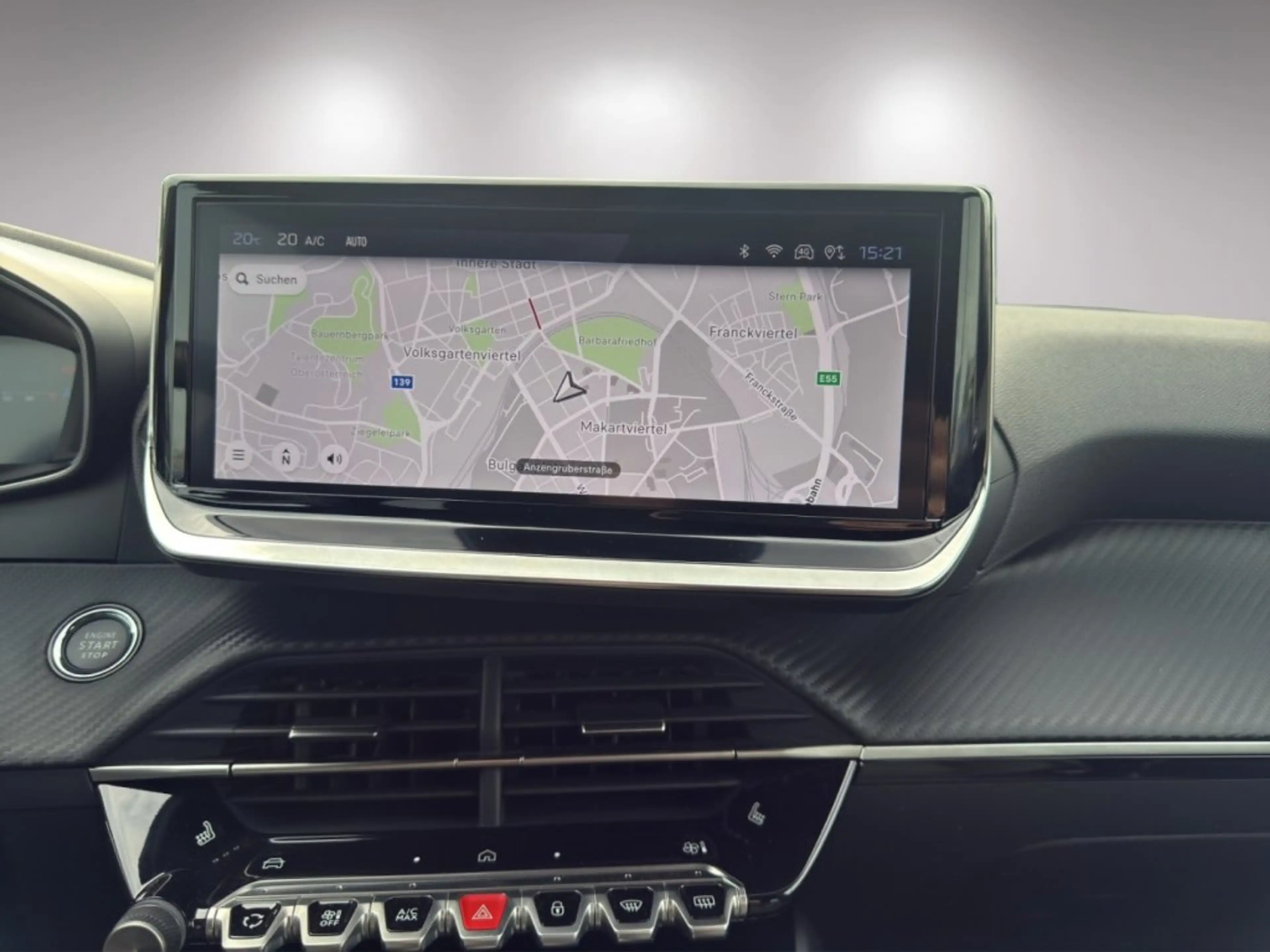 Peugeot 2008 ALLURE Hybrid 136 e-DCS6 — photo 11