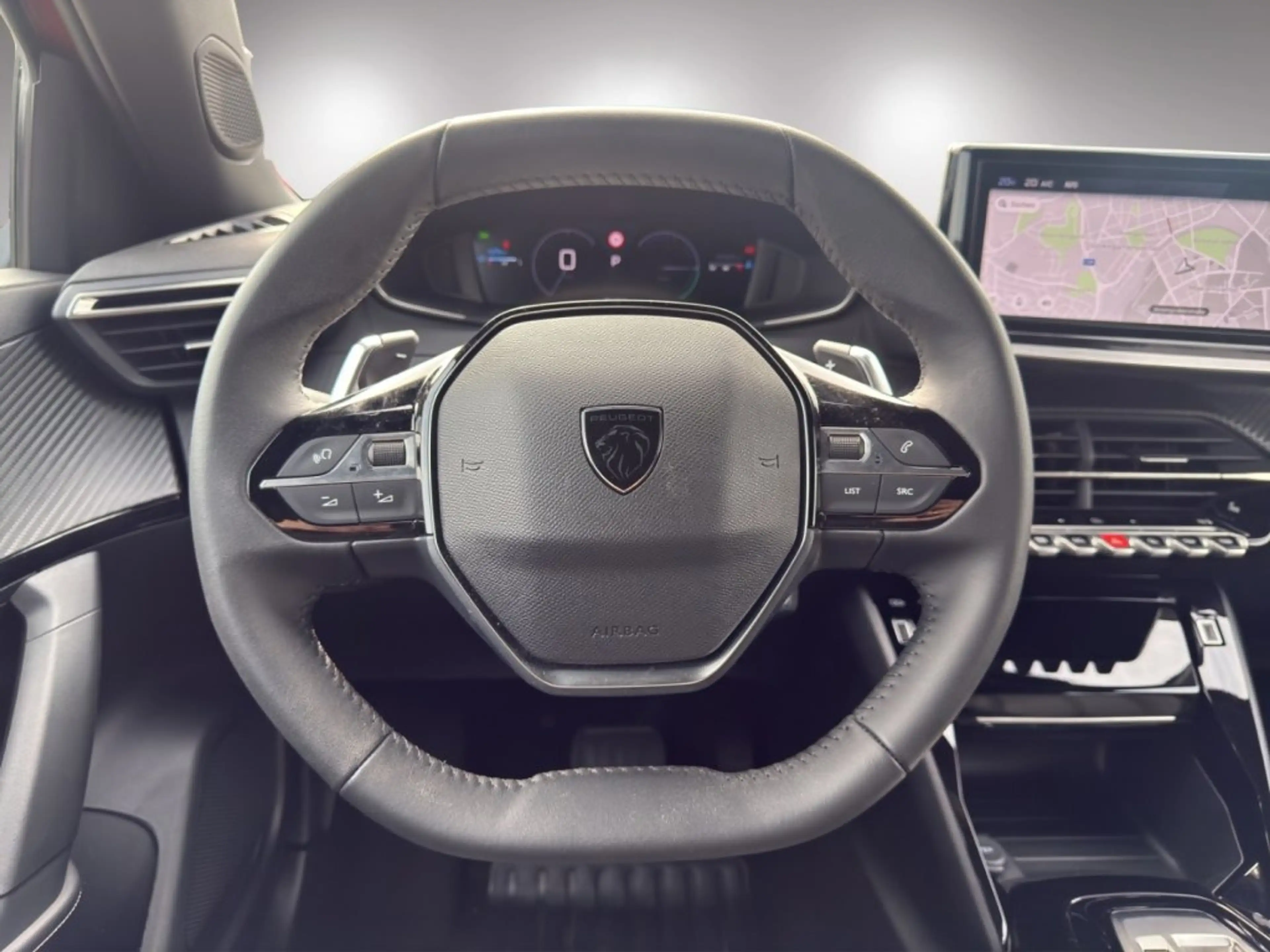 Peugeot 2008 ALLURE Hybrid 136 e-DCS6 — photo 8