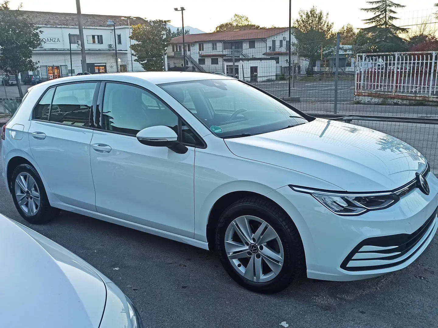 Volkswagen Golf 2.0 tdi 150cv ** AUTOM.+LED+NAVI+FULL !! ** Bianco - 2