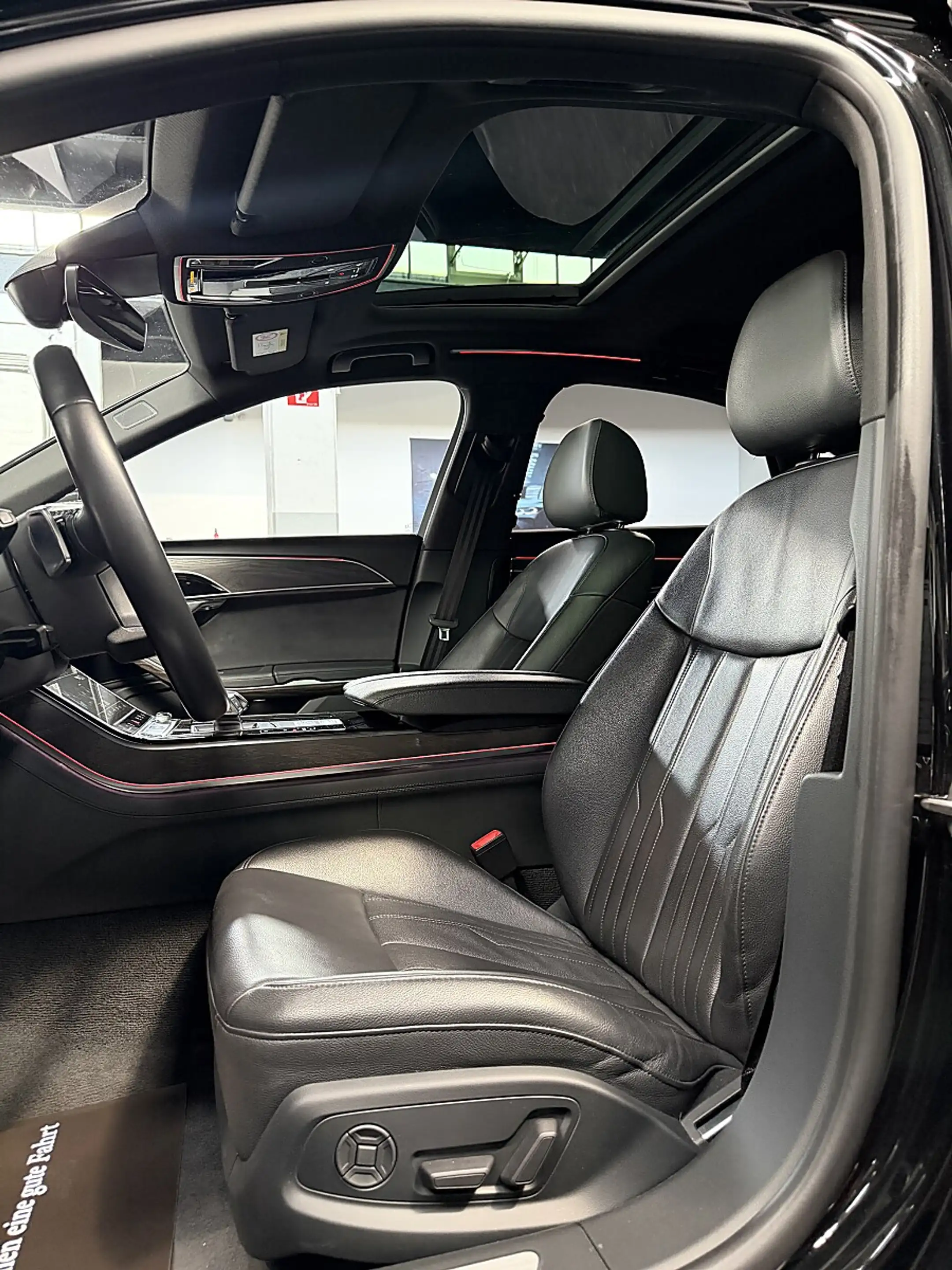 Audi A8 — photo 10