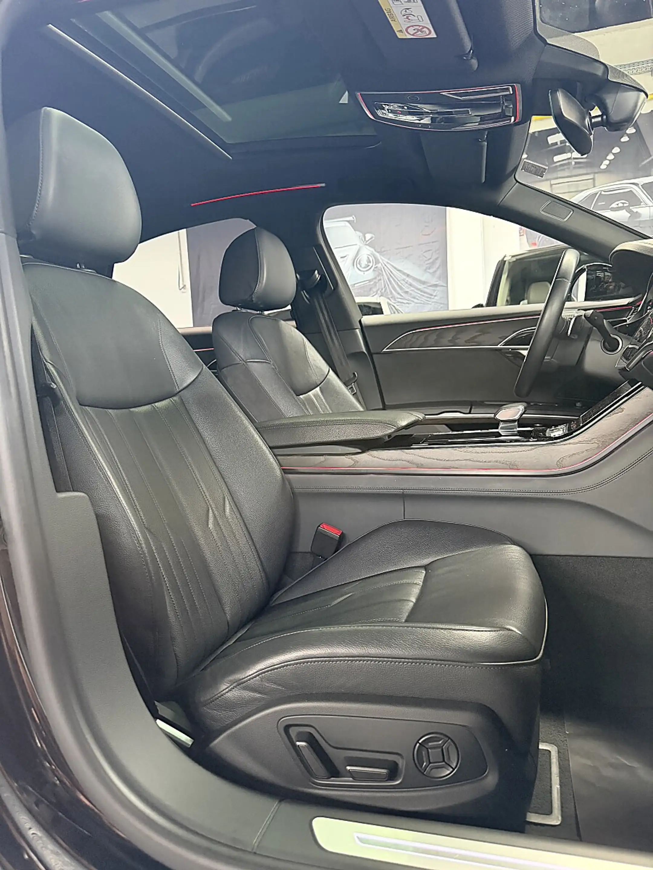 Audi A8 — photo 12