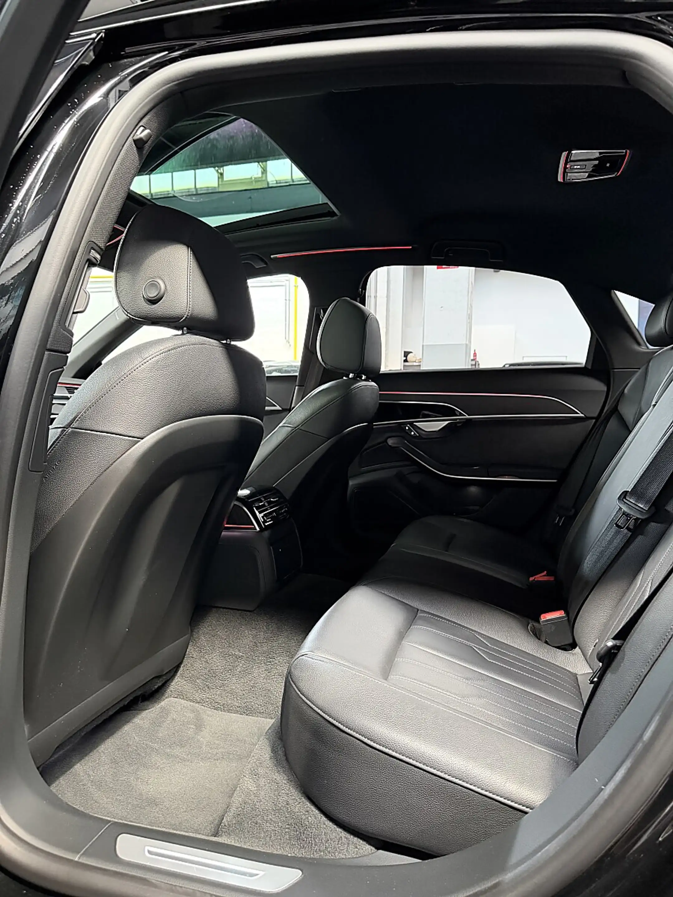 Audi A8 — photo 13